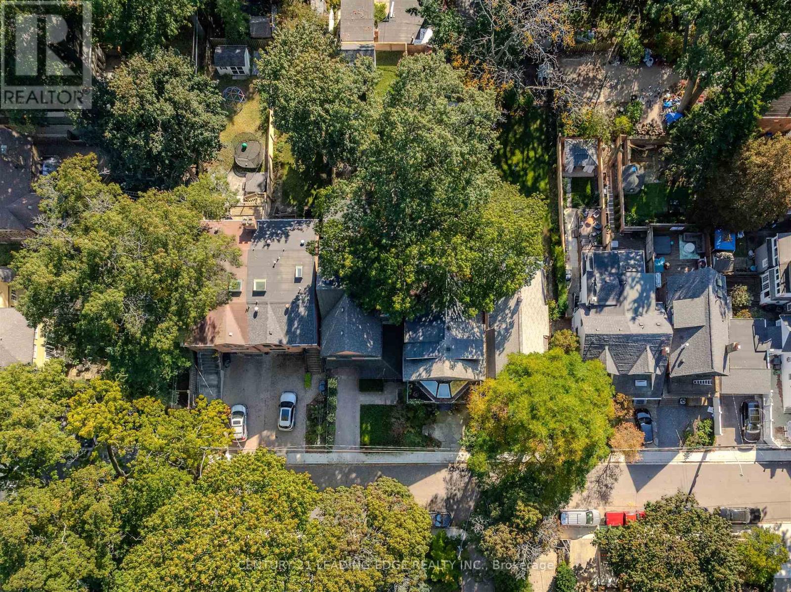 9 Balmy Avenue, Toronto, Ontario  M4E 1C7 - Photo 5 - E12910118