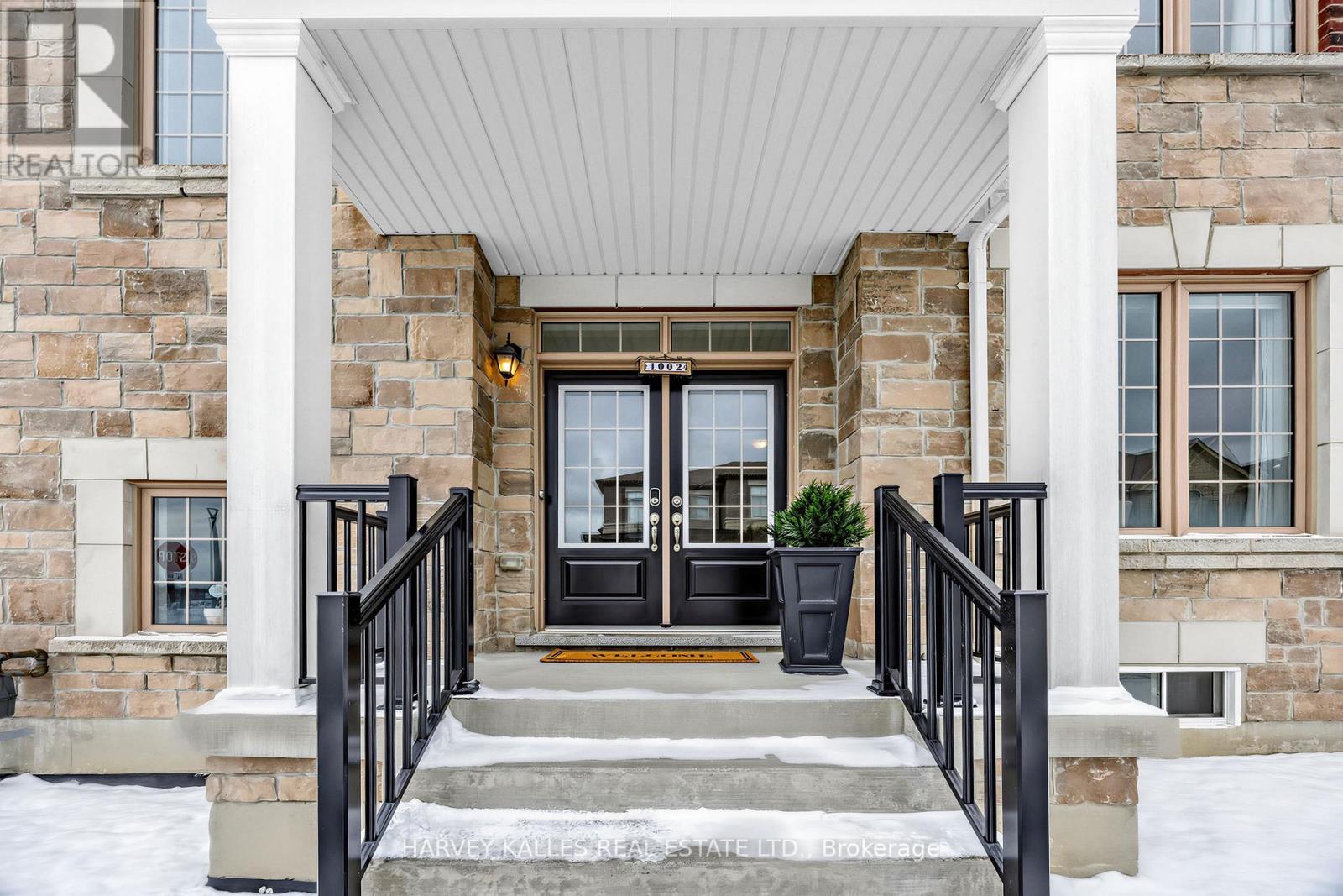 1002 Kingpeak Crescent, Pickering, Ontario  L1X 0H3 - Photo 3 - E12910342