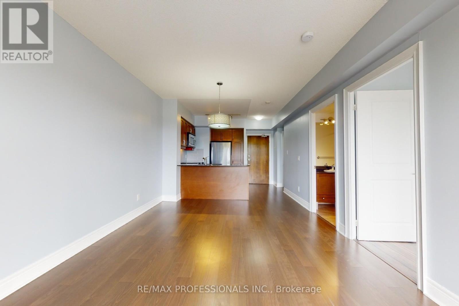 408 - 701 Sheppard Avenue W, Toronto, Ontario  M3H 0B2 - Photo 2 - C12910350