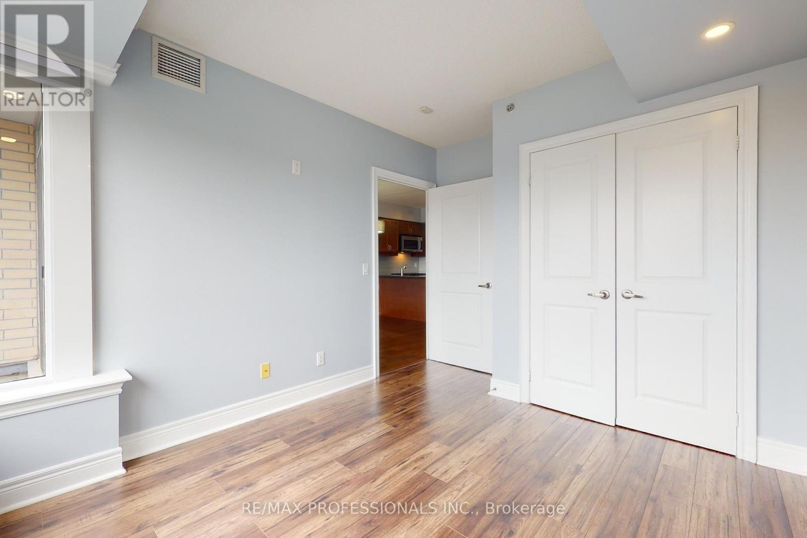 408 - 701 Sheppard Avenue W, Toronto, Ontario  M3H 0B2 - Photo 7 - C12910350