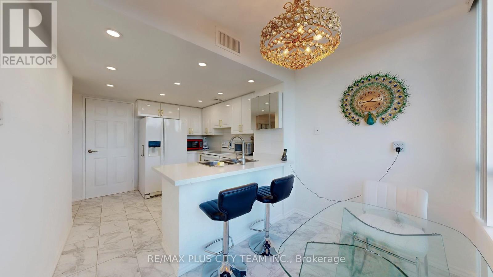 410 - 7440 Bathurst Street, Vaughan, Ontario  L4J 7K8 - Photo 11 - N12910110