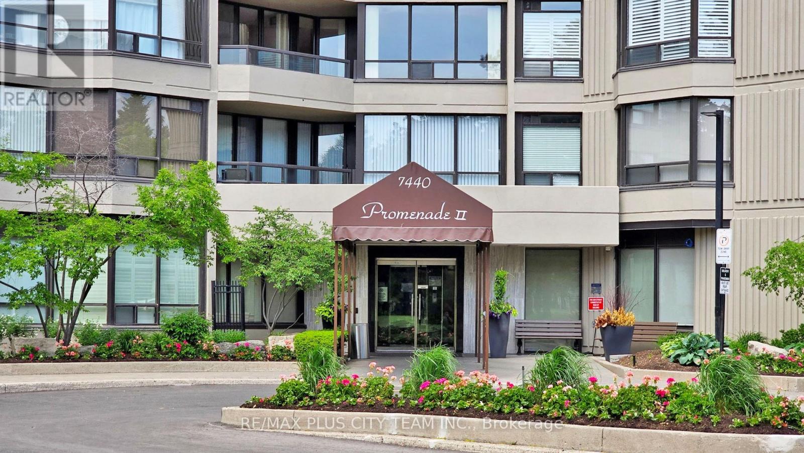 410 - 7440 Bathurst Street, Vaughan, Ontario  L4J 7K8 - Photo 2 - N12910110