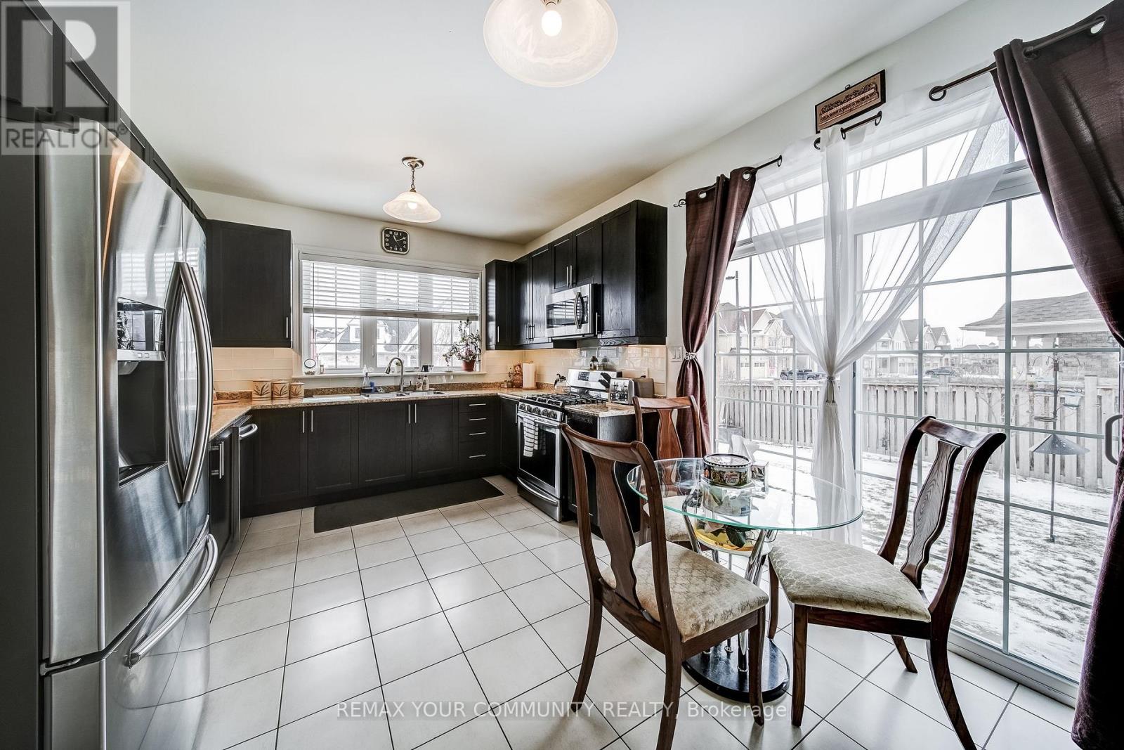 46 Bramsey Street, Georgina, Ontario  L0E 1R0 - Photo 21 - N12910146