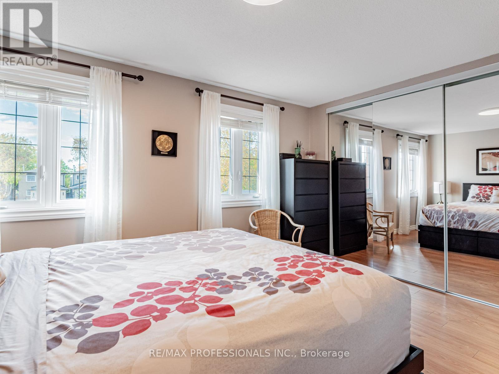 125 Kersey Crescent, Richmond Hill, Ontario  L4C 5X4 - Photo 24 - N12910152