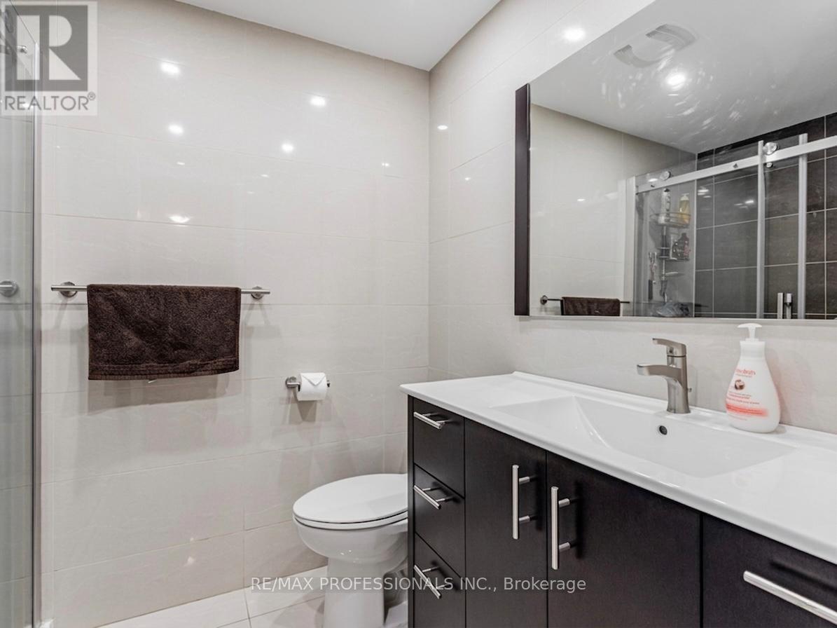 125 Kersey Crescent, Richmond Hill, Ontario  L4C 5X4 - Photo 29 - N12910152