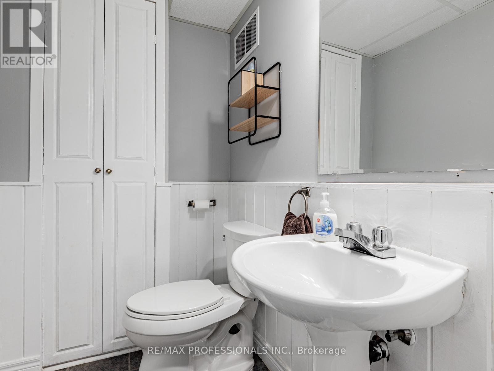 125 Kersey Crescent, Richmond Hill, Ontario  L4C 5X4 - Photo 32 - N12910152