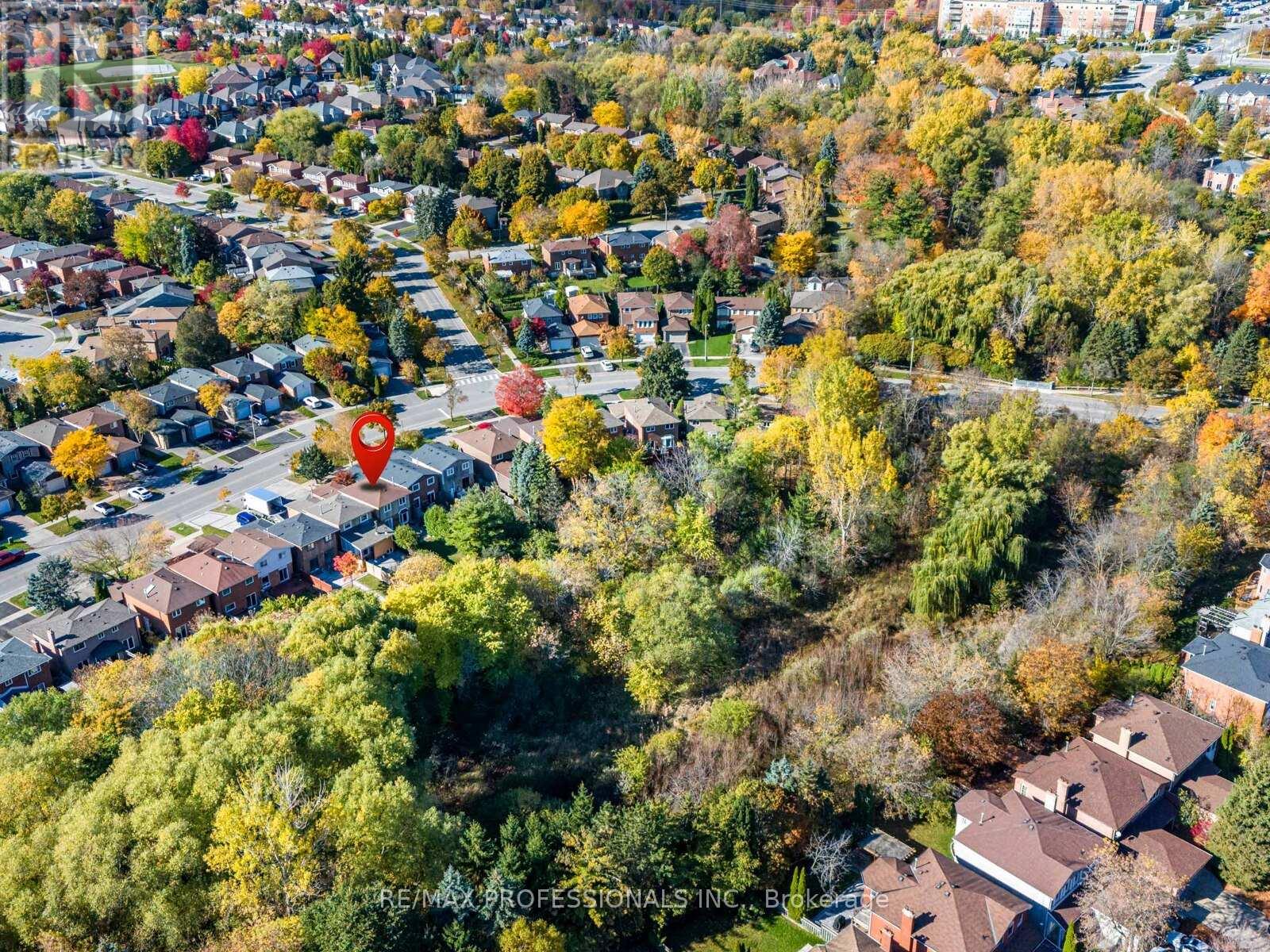 125 Kersey Crescent, Richmond Hill, Ontario  L4C 5X4 - Photo 37 - N12910152