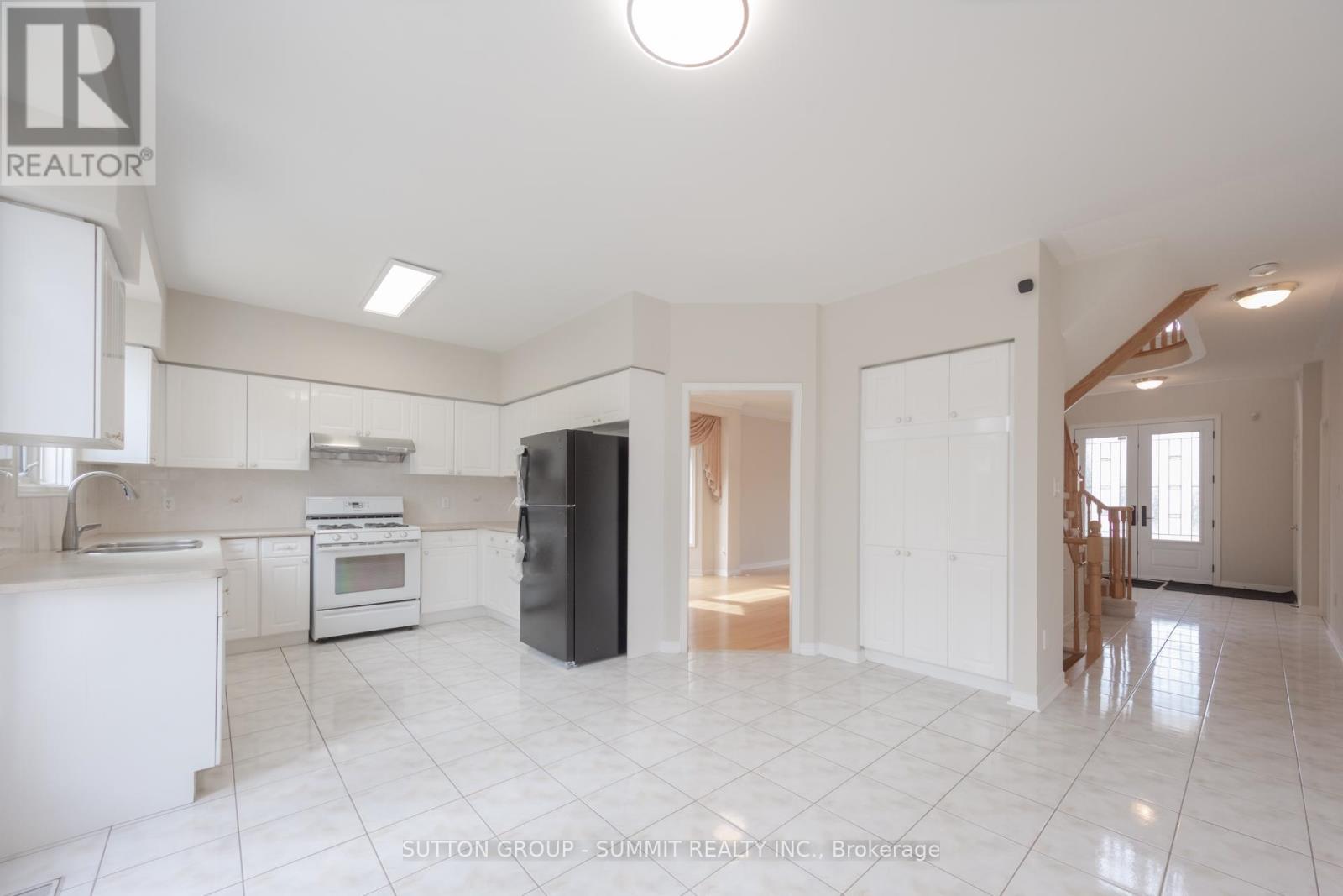 49 Central Park Drive, Markham, Ontario  L3P 7S3 - Photo 14 - N12910156