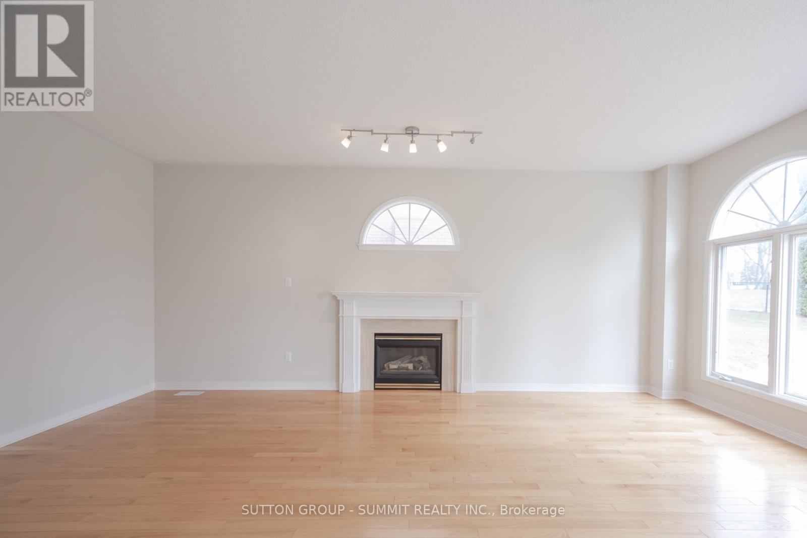 49 Central Park Drive, Markham, Ontario  L3P 7S3 - Photo 18 - N12910156