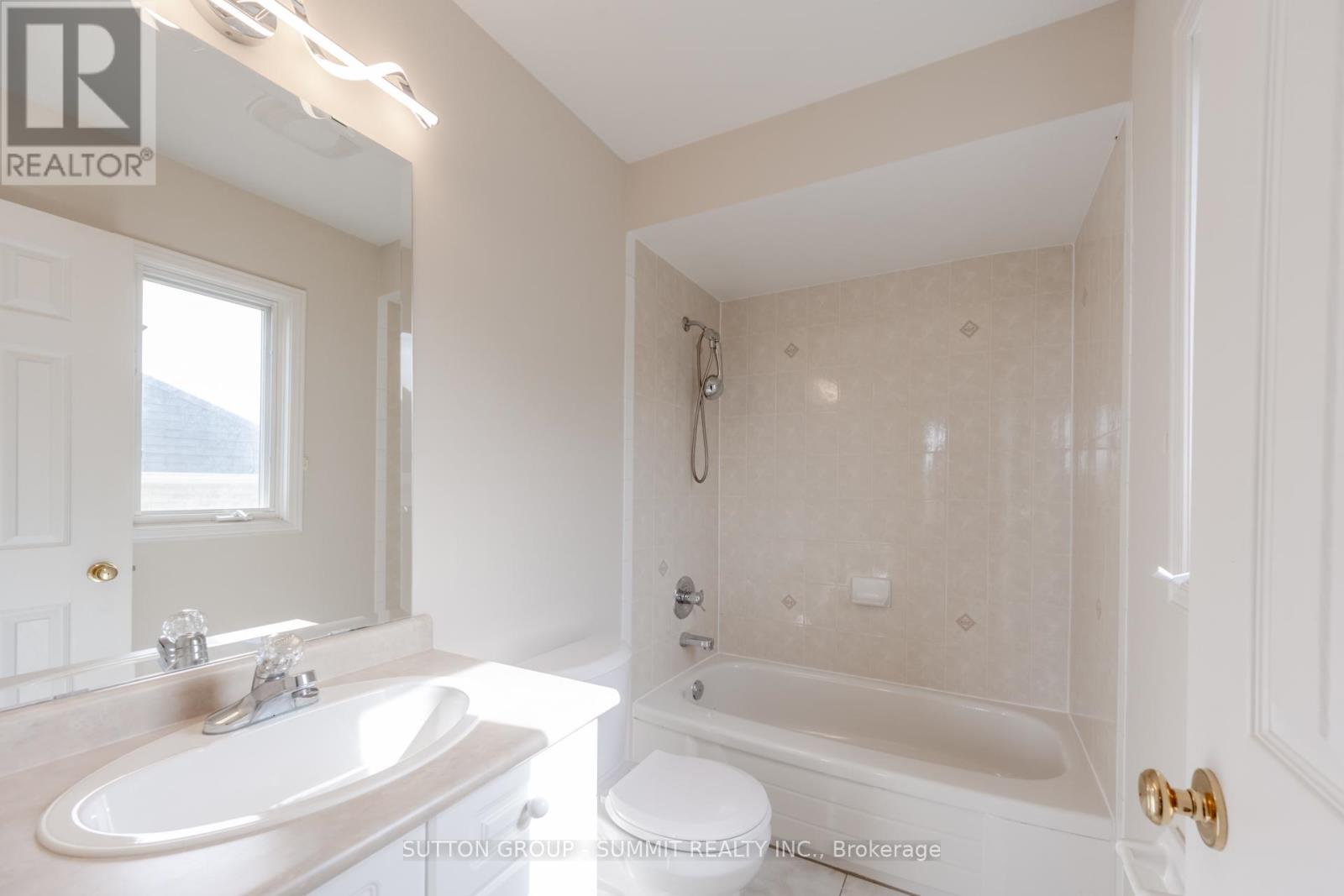 49 Central Park Drive, Markham, Ontario  L3P 7S3 - Photo 29 - N12910156