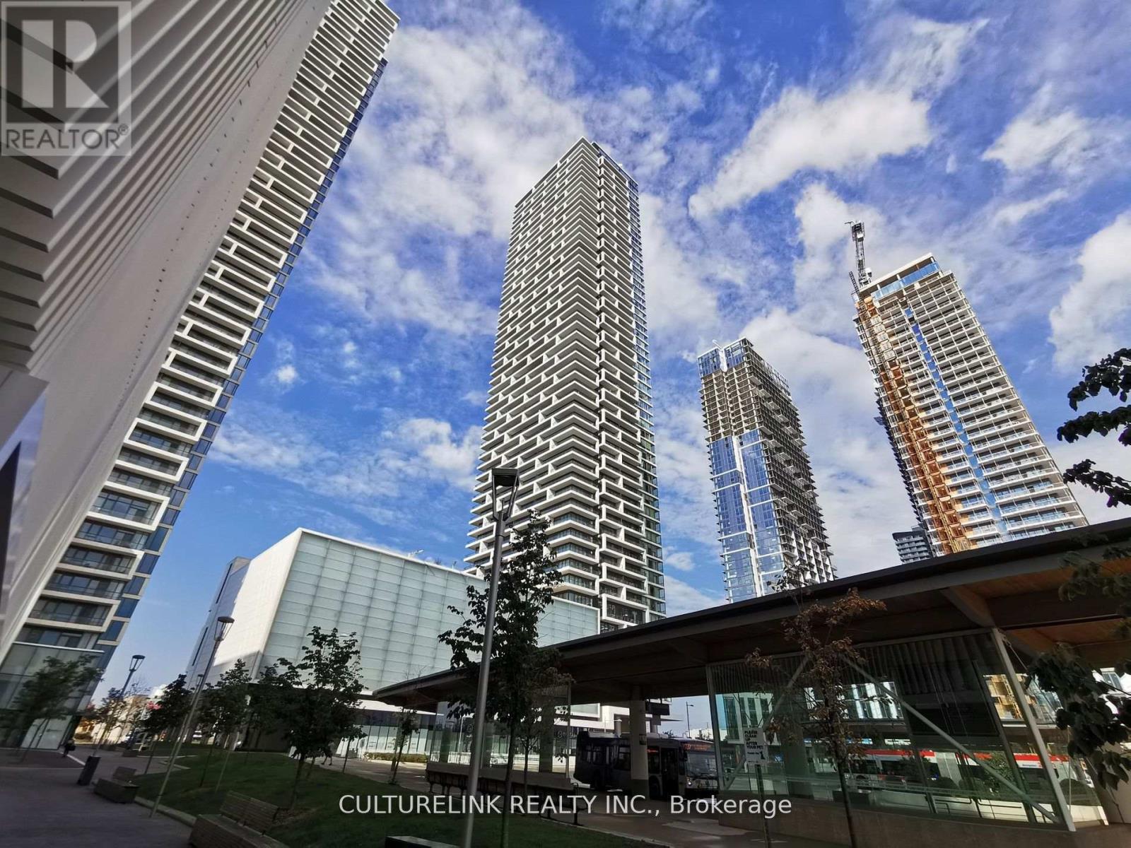 5601 - 950 PORTAGE PARKWAY, Vaughan, Ontario