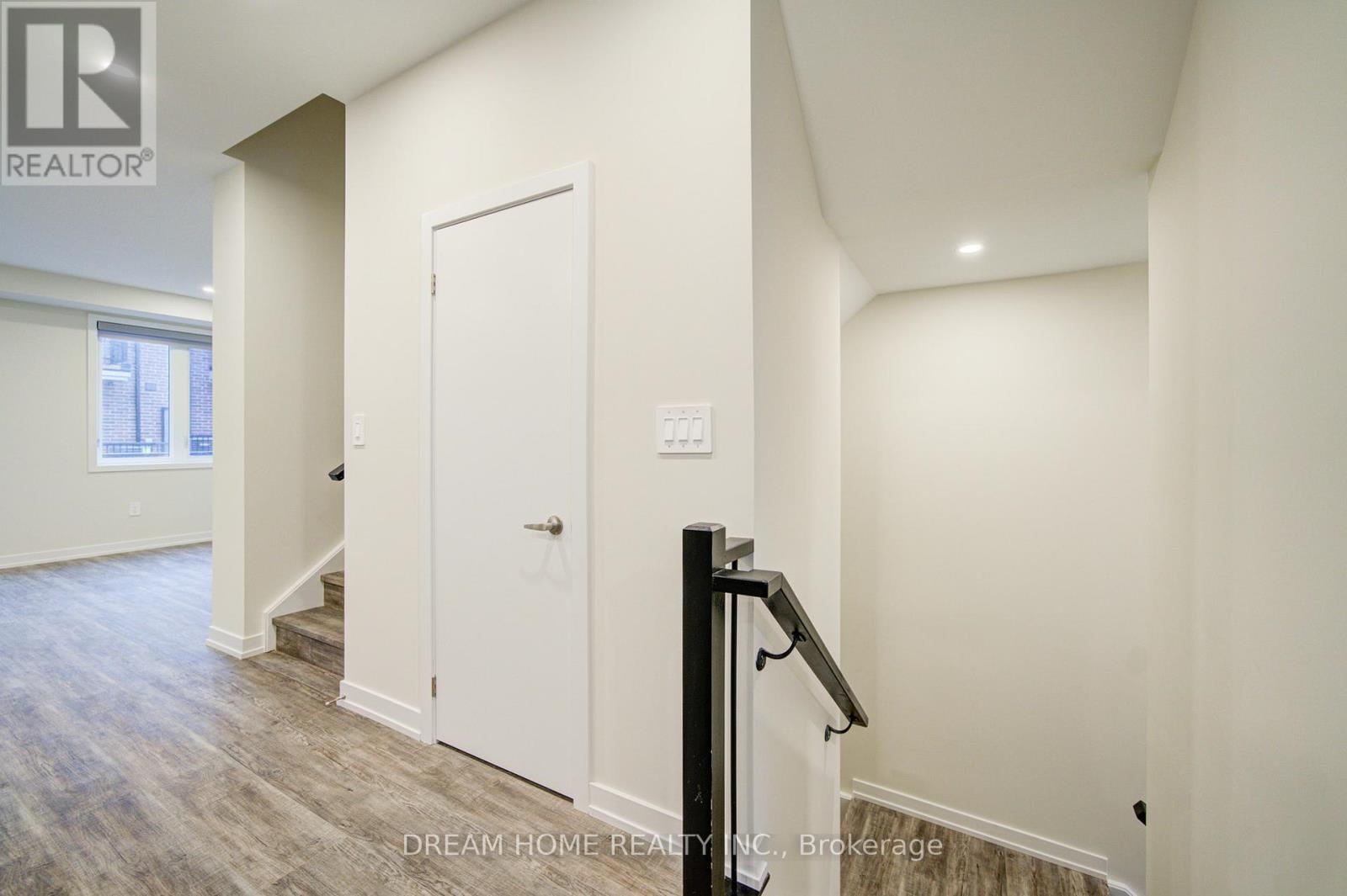 6 Victor Metcalf Lane, Richmond Hill, Ontario  L4B 0J7 - Photo 3 - N12910204