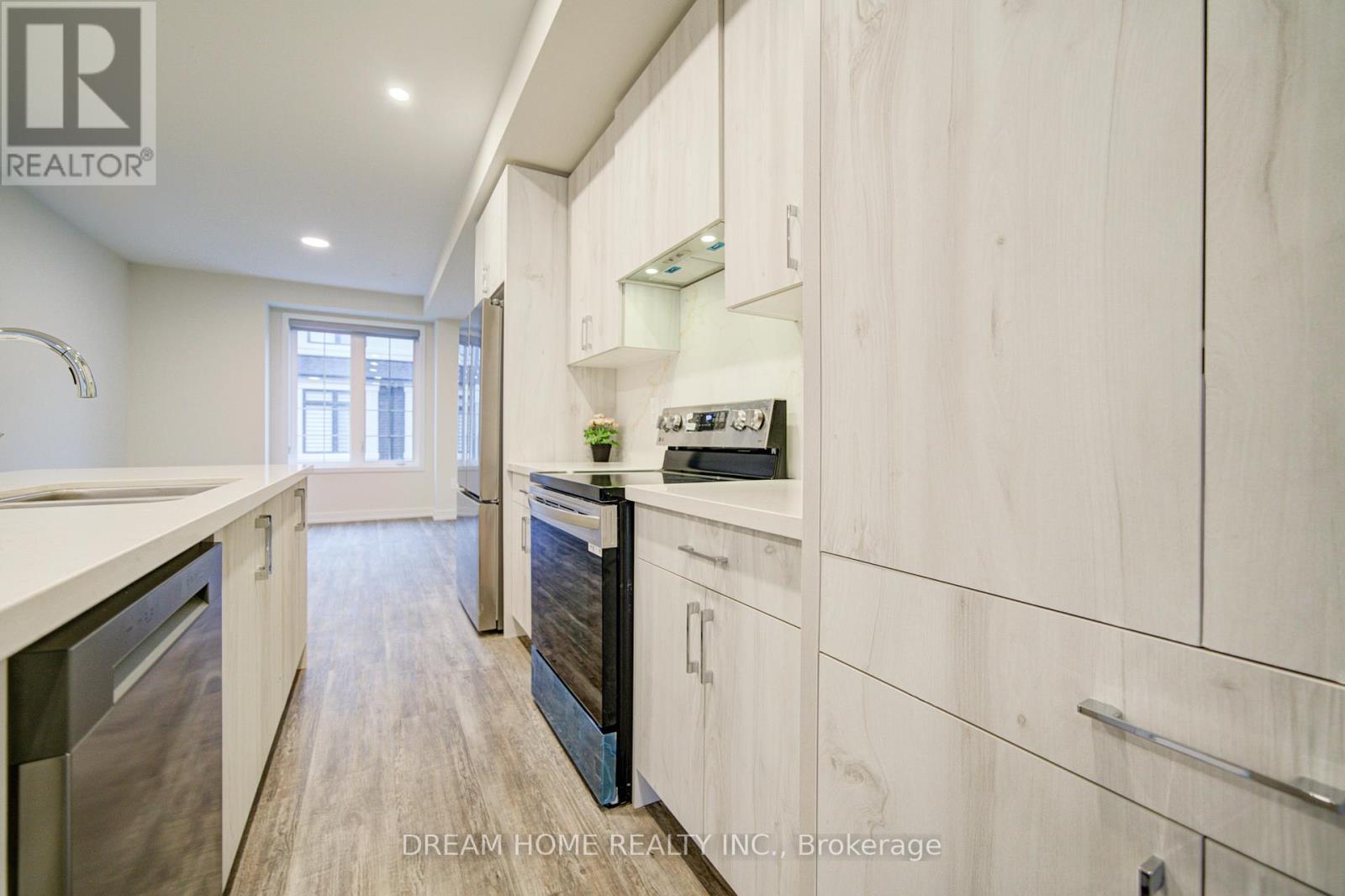 6 Victor Metcalf Lane, Richmond Hill, Ontario  L4B 0J7 - Photo 8 - N12910204