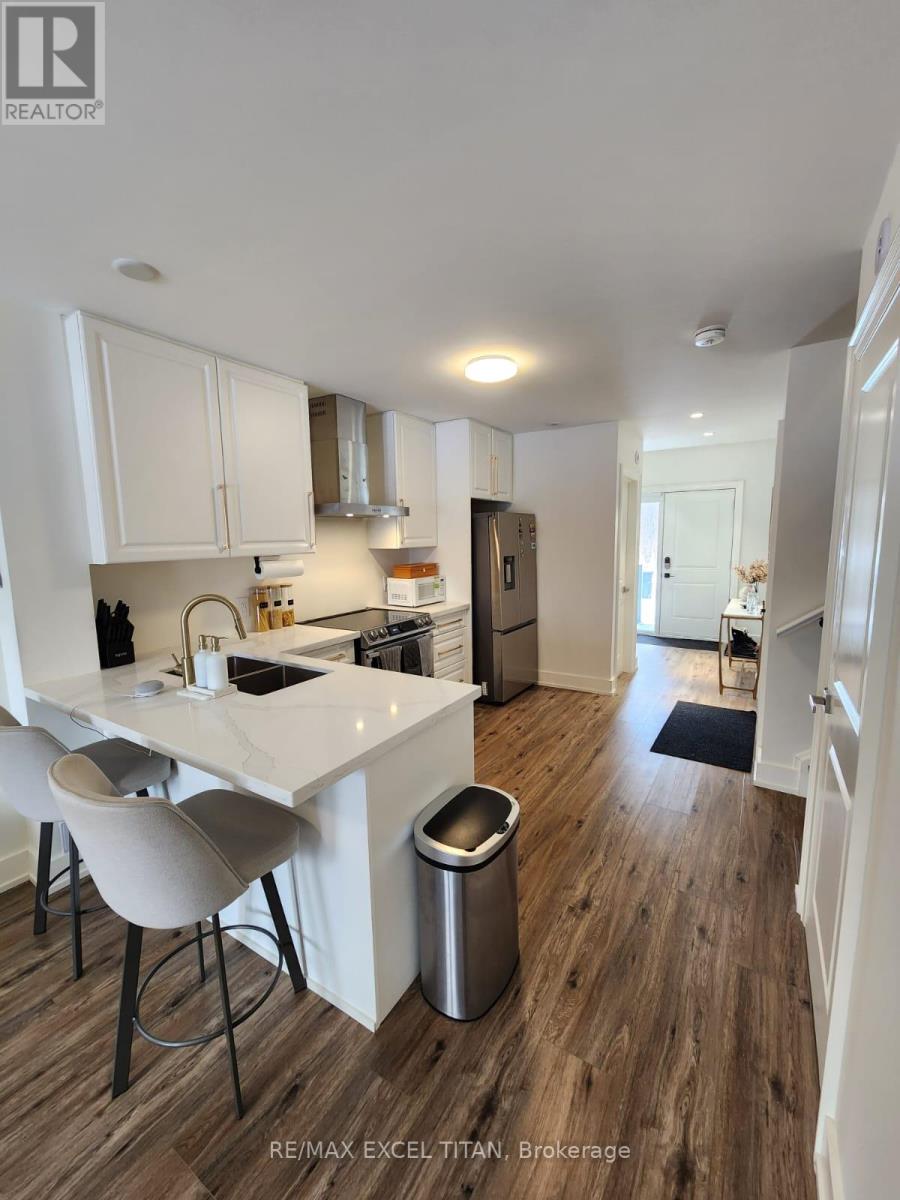 11 - 263 Barrie Street, Bradford West Gwillimbury (Bradford), Ontario  L3Z 1A2 - Photo 7 - N12910230