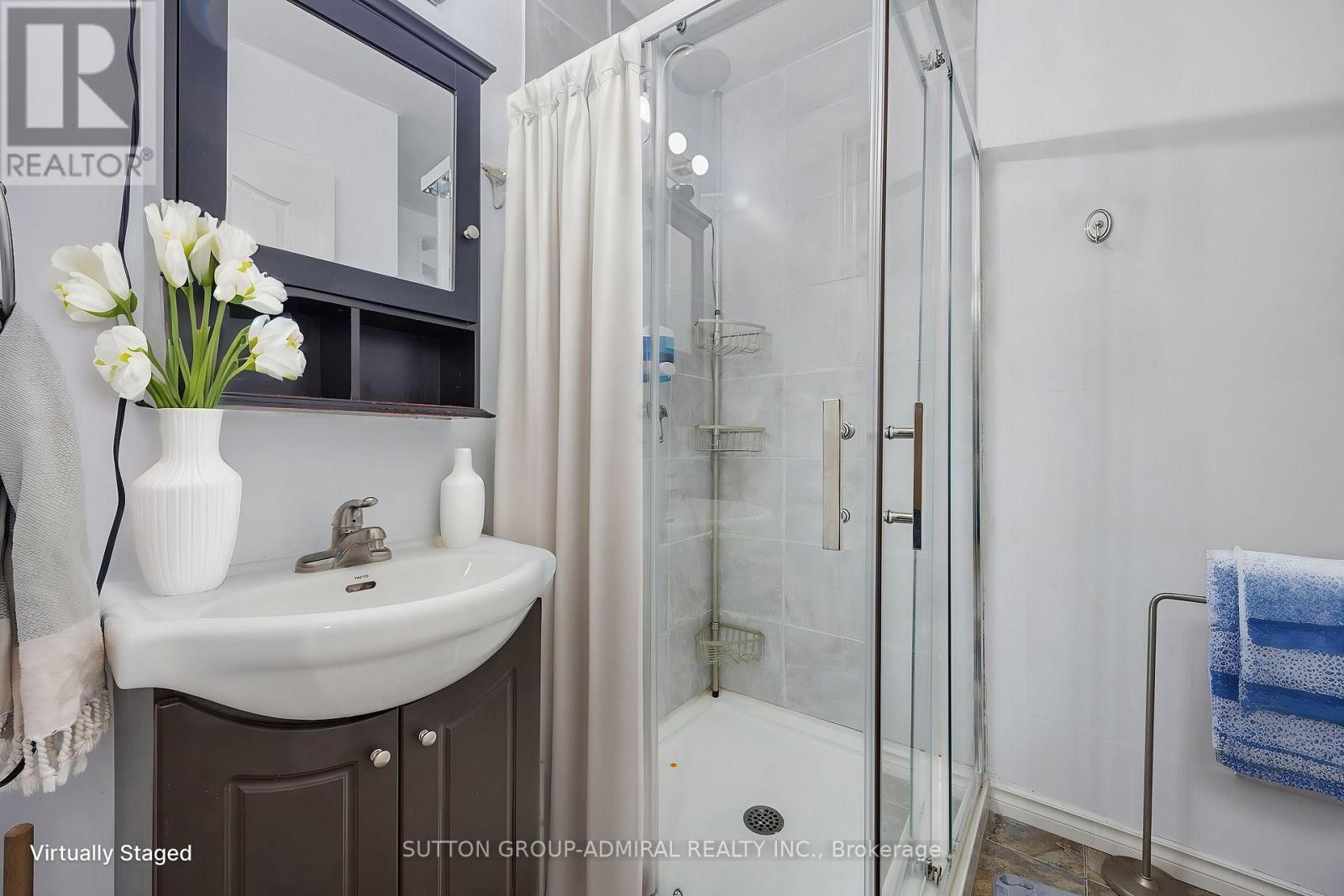 815 Lagoon Drive, Georgina, Ontario  L0E 1S0 - Photo 13 - N12910312