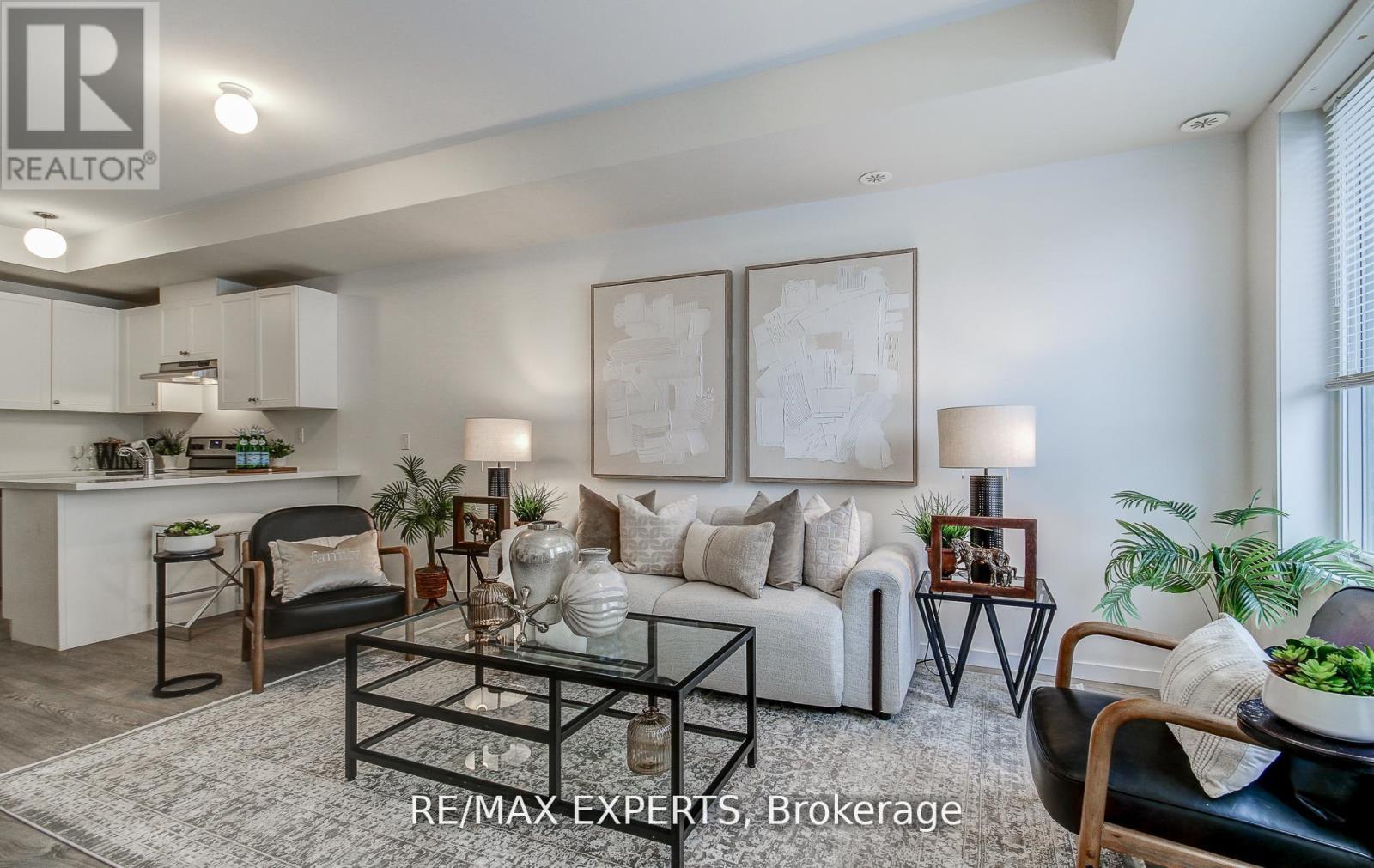 61 - 300 Alex Gardner Circle, Aurora, Ontario  L4G 1N4 - Photo 2 - N12910316