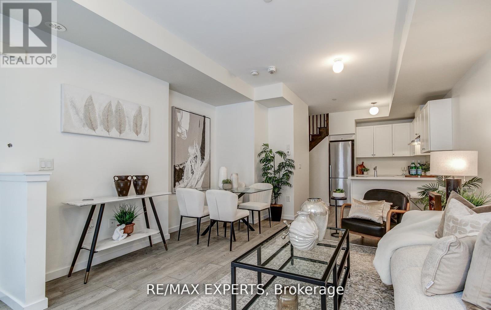 61 - 300 Alex Gardner Circle, Aurora, Ontario  L4G 1N4 - Photo 5 - N12910316