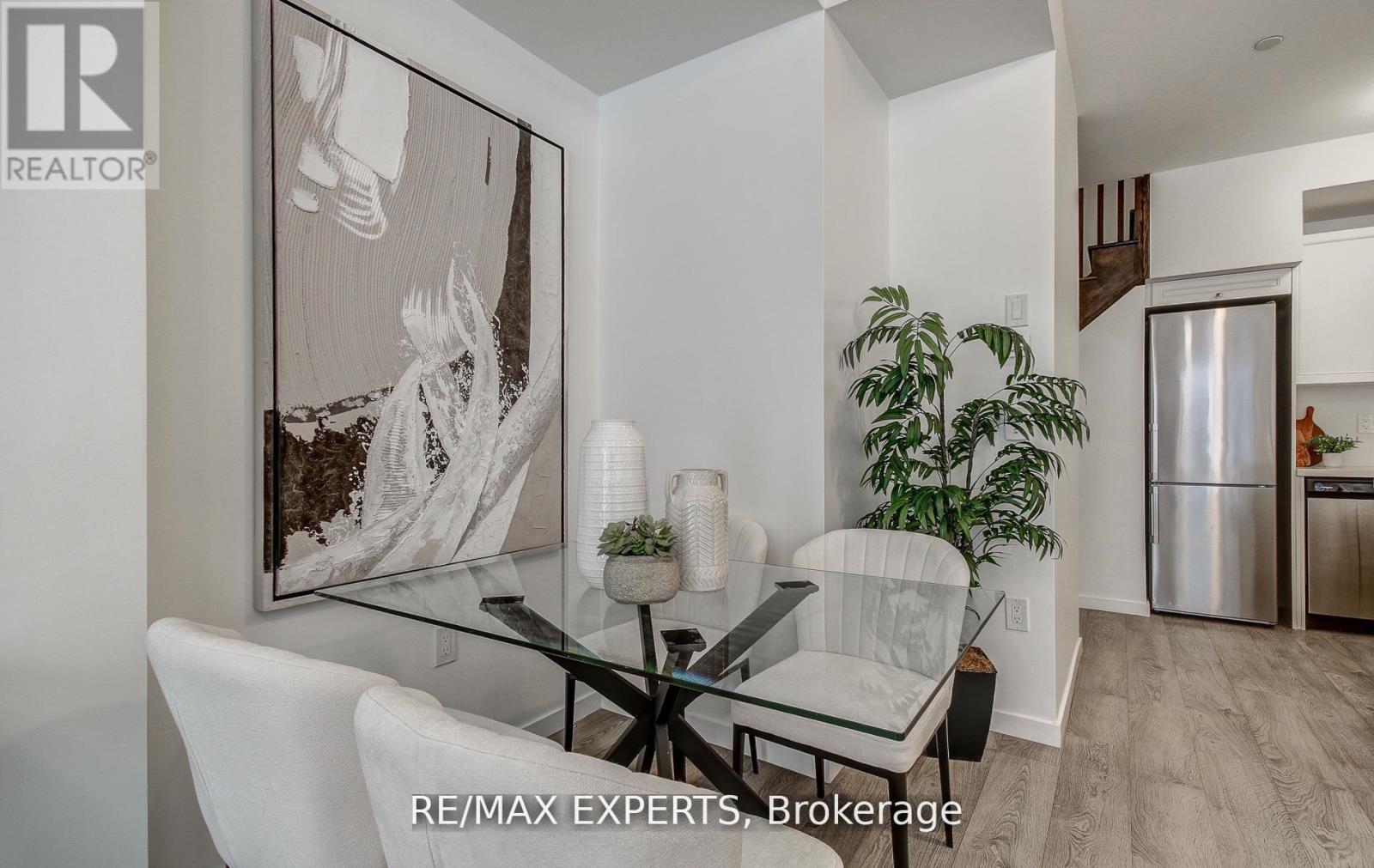 61 - 300 Alex Gardner Circle, Aurora, Ontario  L4G 1N4 - Photo 6 - N12910316