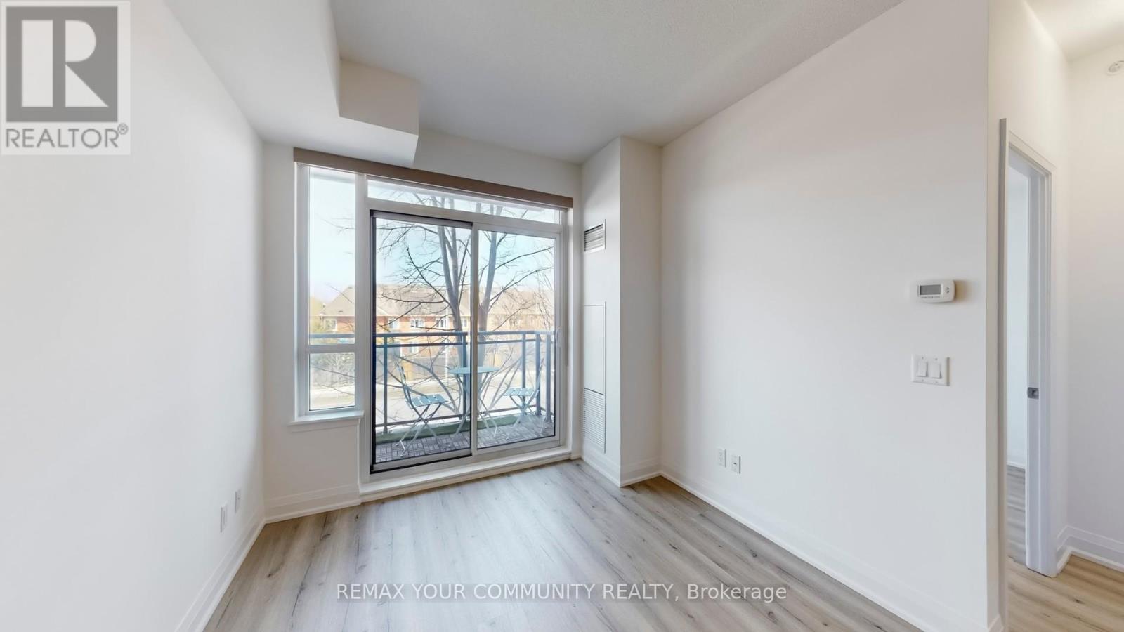 212 - 95 North Park Road, Vaughan, Ontario  L4J 0J1 - Photo 3 - N12909734