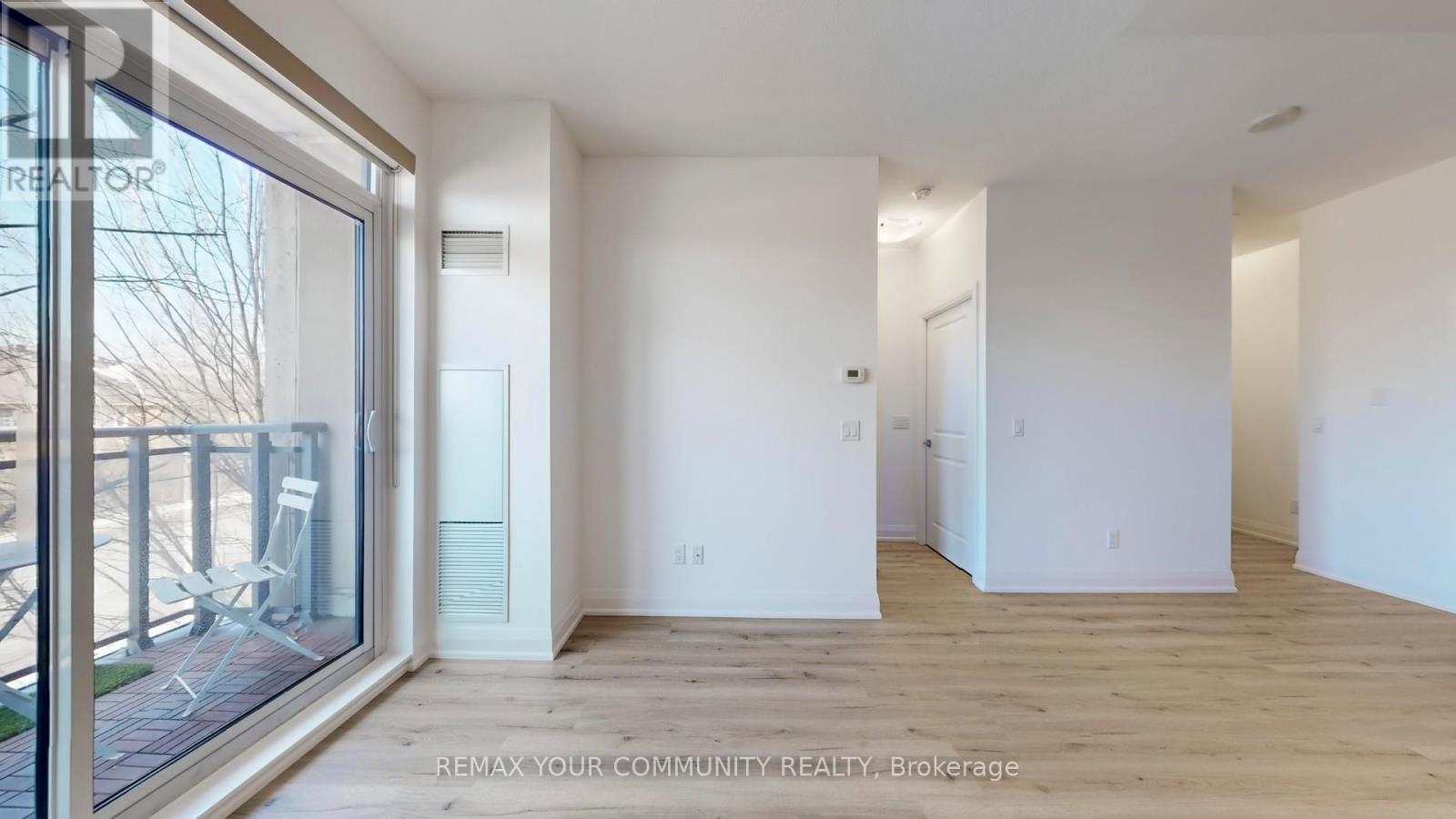 212 - 95 North Park Road, Vaughan, Ontario  L4J 0J1 - Photo 4 - N12909734