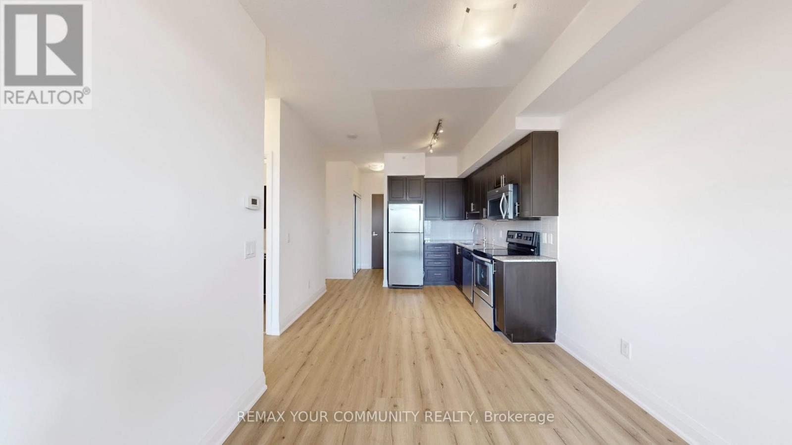 212 - 95 North Park Road, Vaughan, Ontario  L4J 0J1 - Photo 5 - N12909734