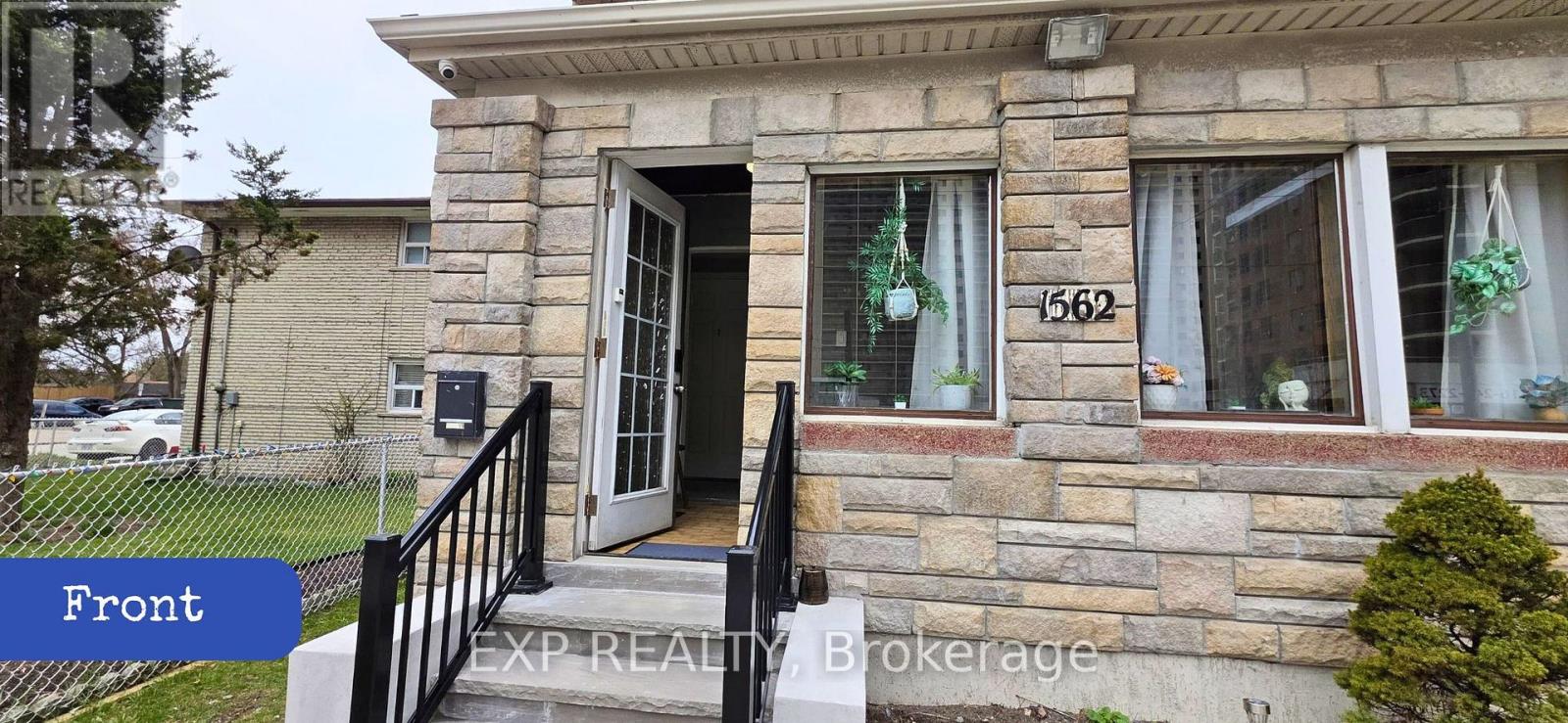 1562 Jane St Street, Toronto, Ontario  M9N 2R6 - Photo 11 - W12908640