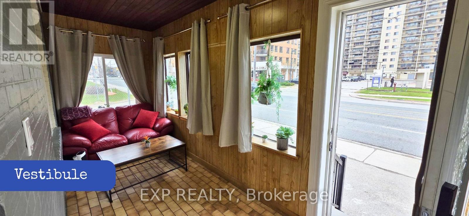 1562 Jane St Street, Toronto, Ontario  M9N 2R6 - Photo 9 - W12908640