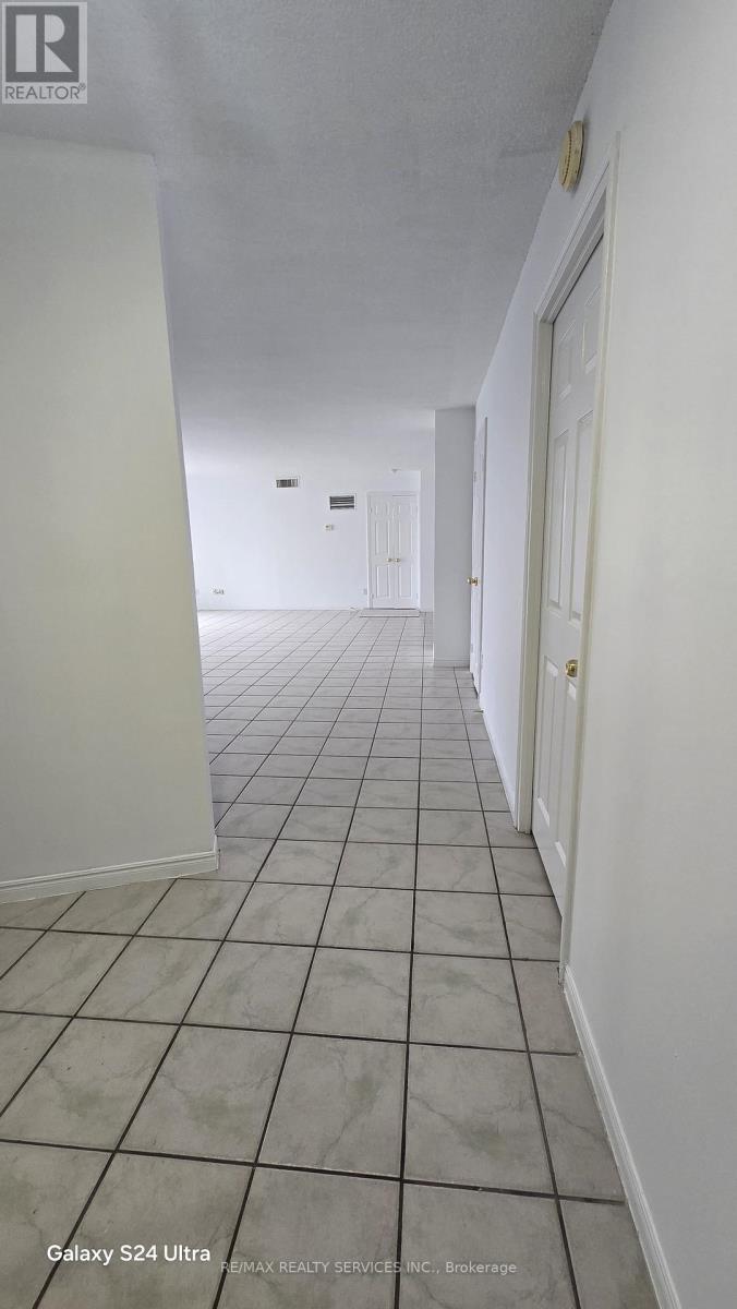 1210 - 4235 Sherwoodtowne Boulevard, Mississauga, Ontario  L4Z 1W3 - Photo 5 - W12910134