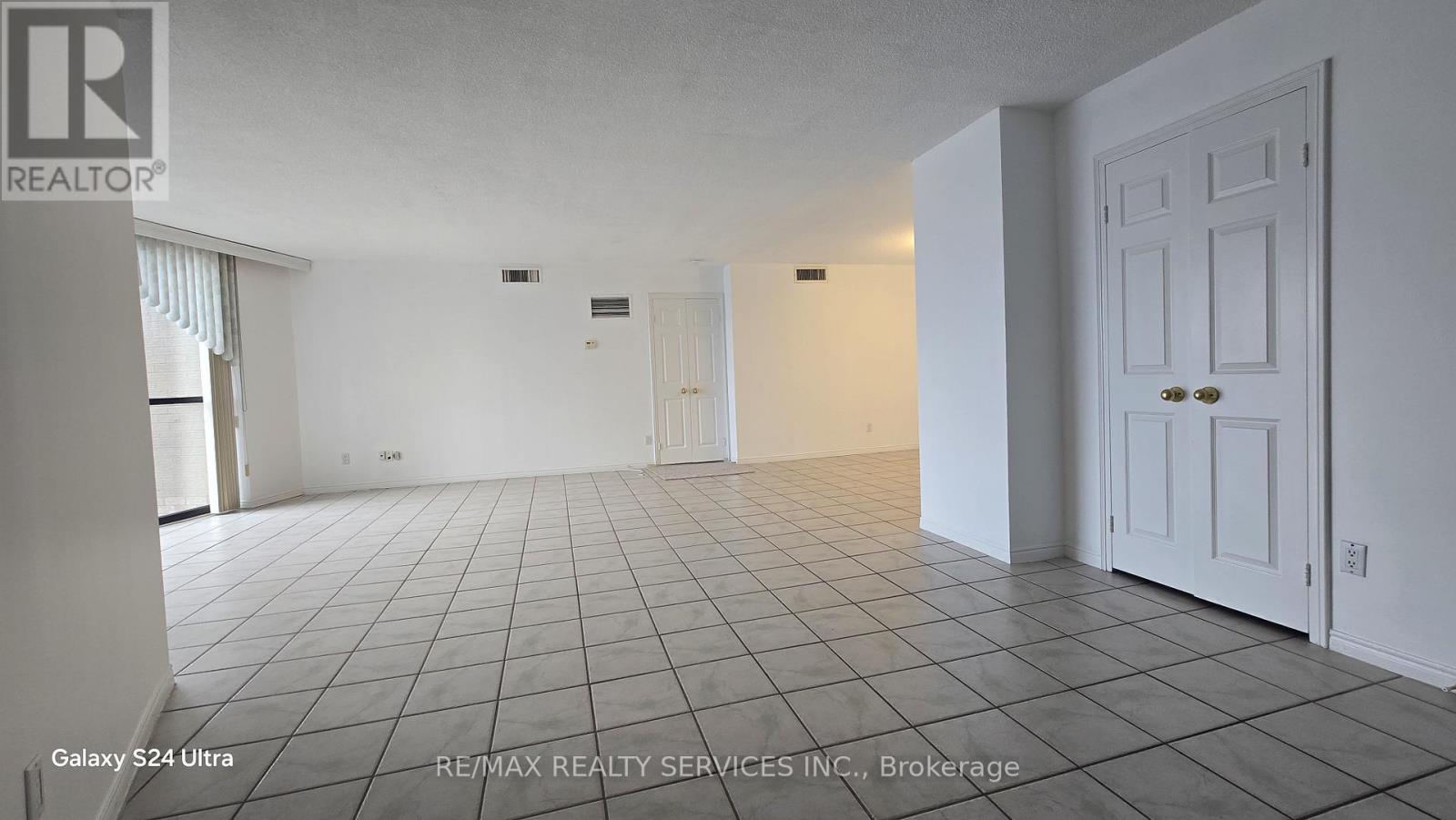 1210 - 4235 Sherwoodtowne Boulevard, Mississauga, Ontario  L4Z 1W3 - Photo 6 - W12910134