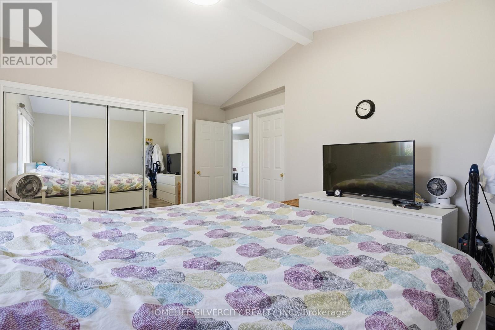 578 Trafford Crescent, Oakville, Ontario  L6L 3T3 - Photo 11 - W12910154