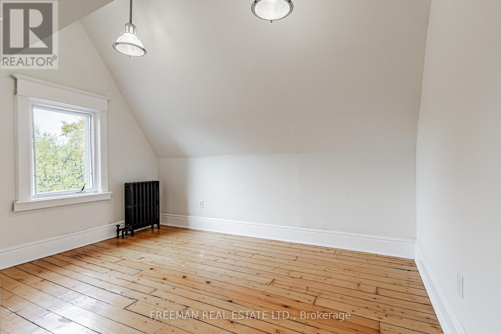 115 Mavety Street, Toronto, Ontario  M6P 2L8 - Photo 10 - W12910178