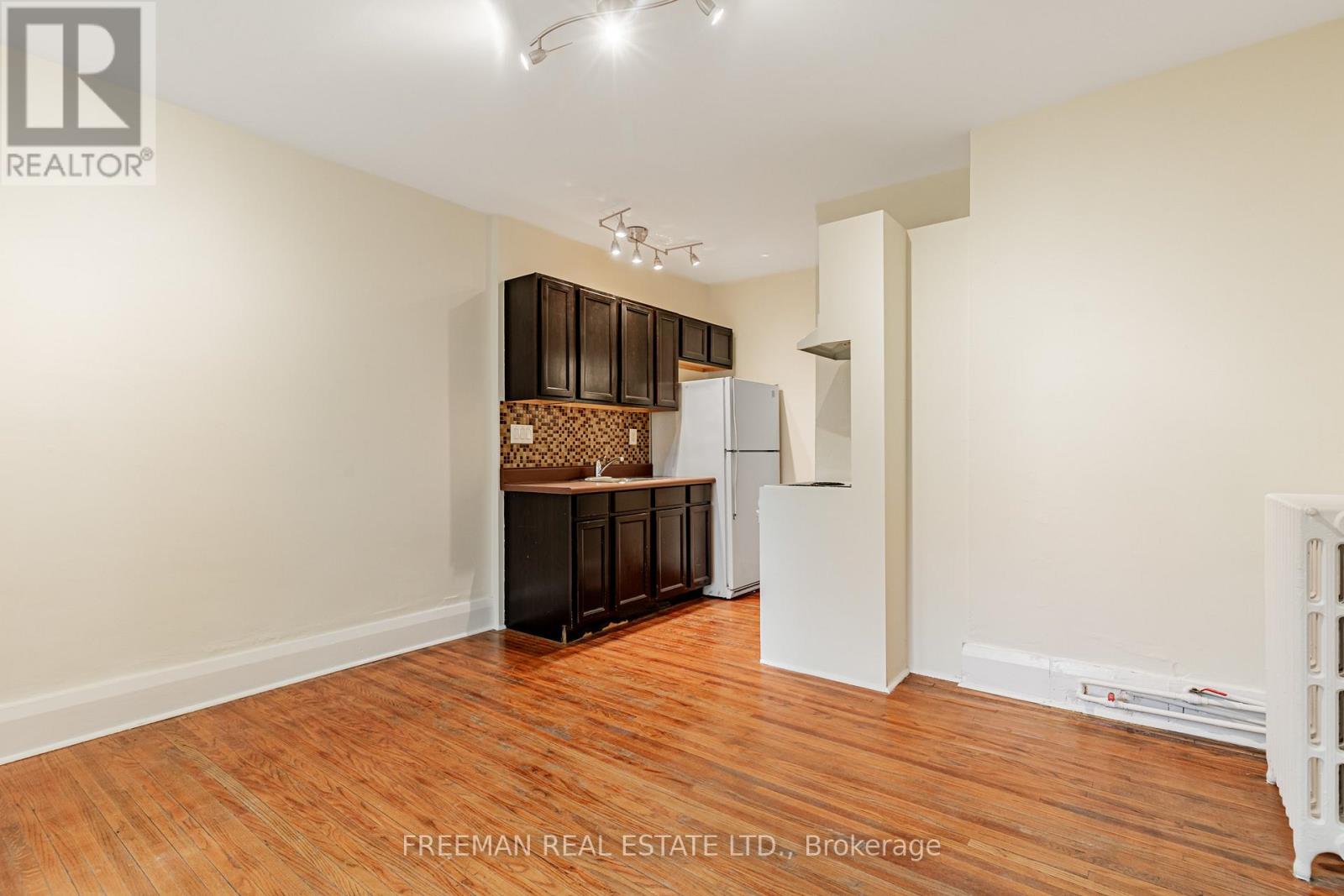 115 Mavety Street, Toronto, Ontario  M6P 2L8 - Photo 24 - W12910178