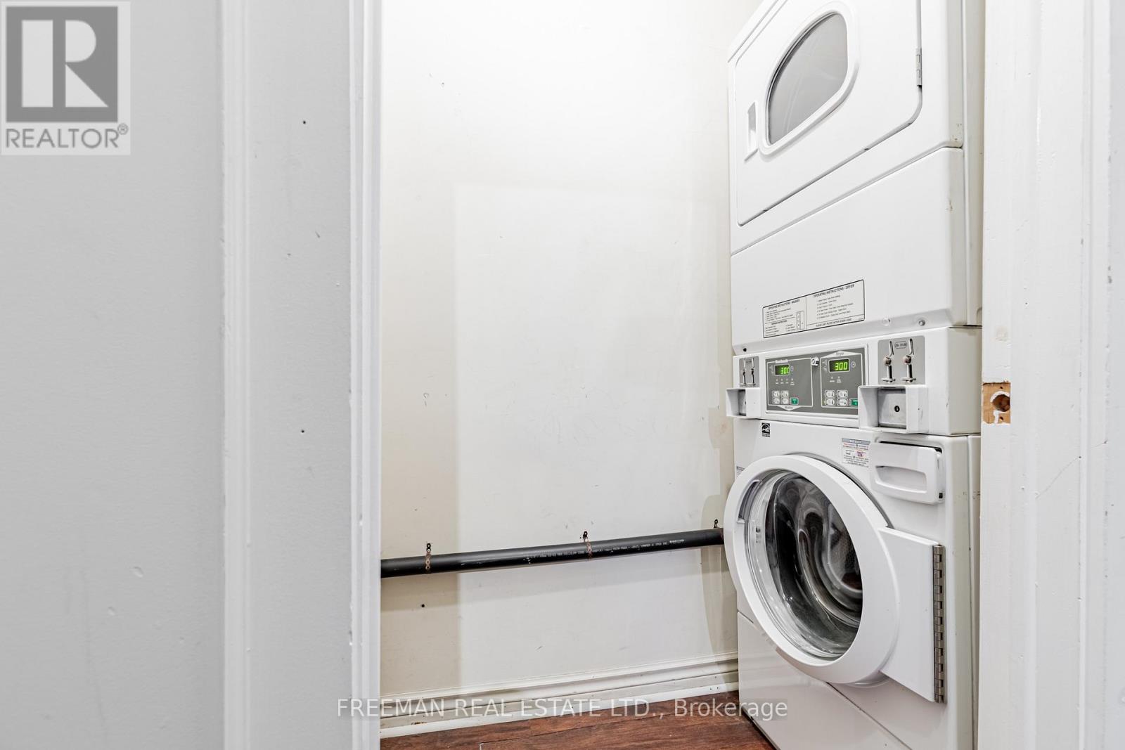 115 Mavety Street, Toronto, Ontario  M6P 2L8 - Photo 31 - W12910178