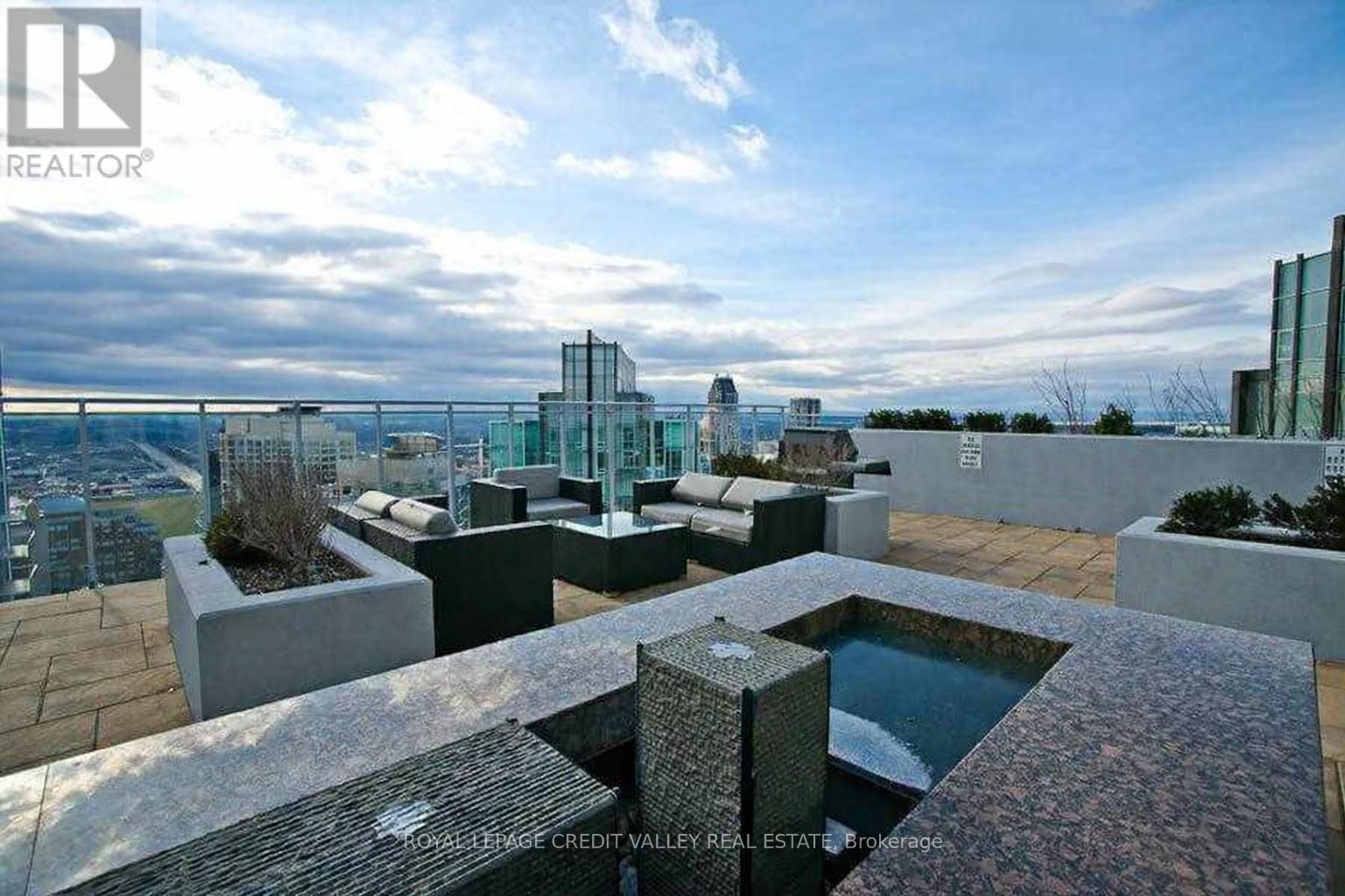 2208 - 223 Webb Drive, Mississauga, Ontario  L5B 0E8 - Photo 11 - W12910184