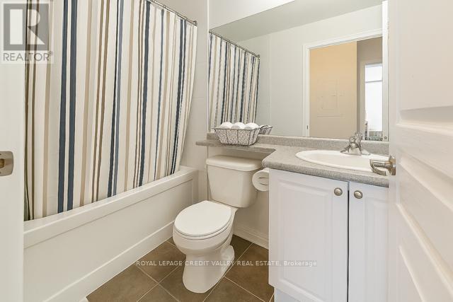 2208 - 223 Webb Drive, Mississauga, Ontario  L5B 0E8 - Photo 6 - W12910184