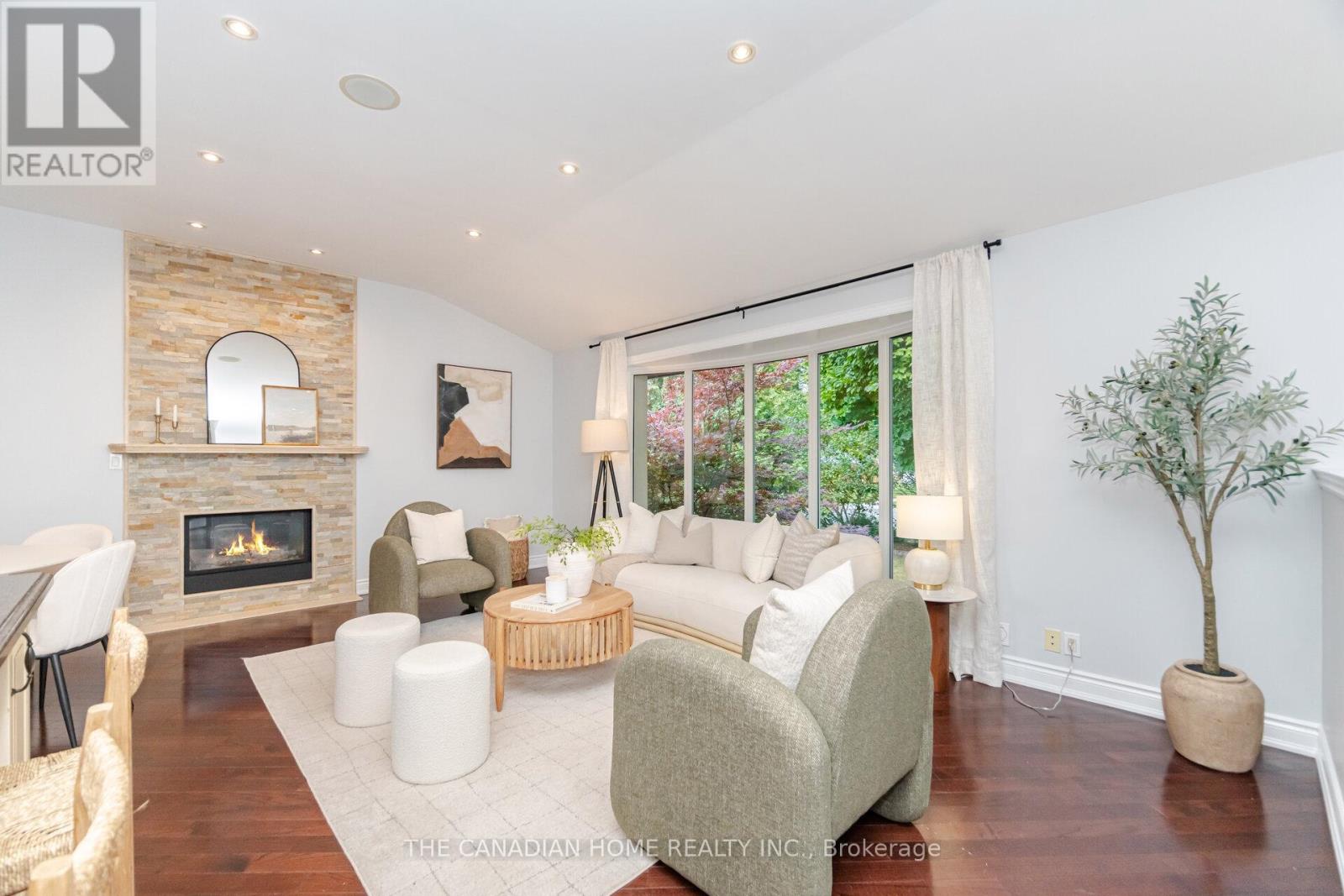 207 Penn Drive, Burlington, Ontario  L7N 2B6 - Photo 11 - W12910196