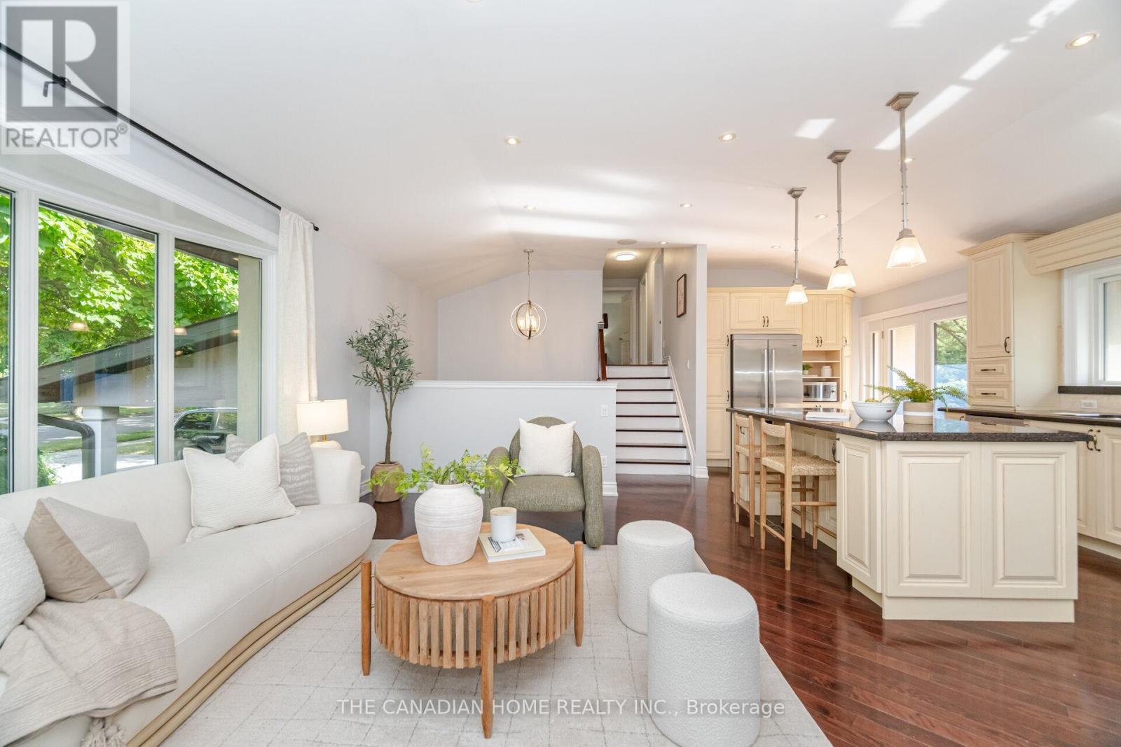 207 Penn Drive, Burlington, Ontario  L7N 2B6 - Photo 13 - W12910196