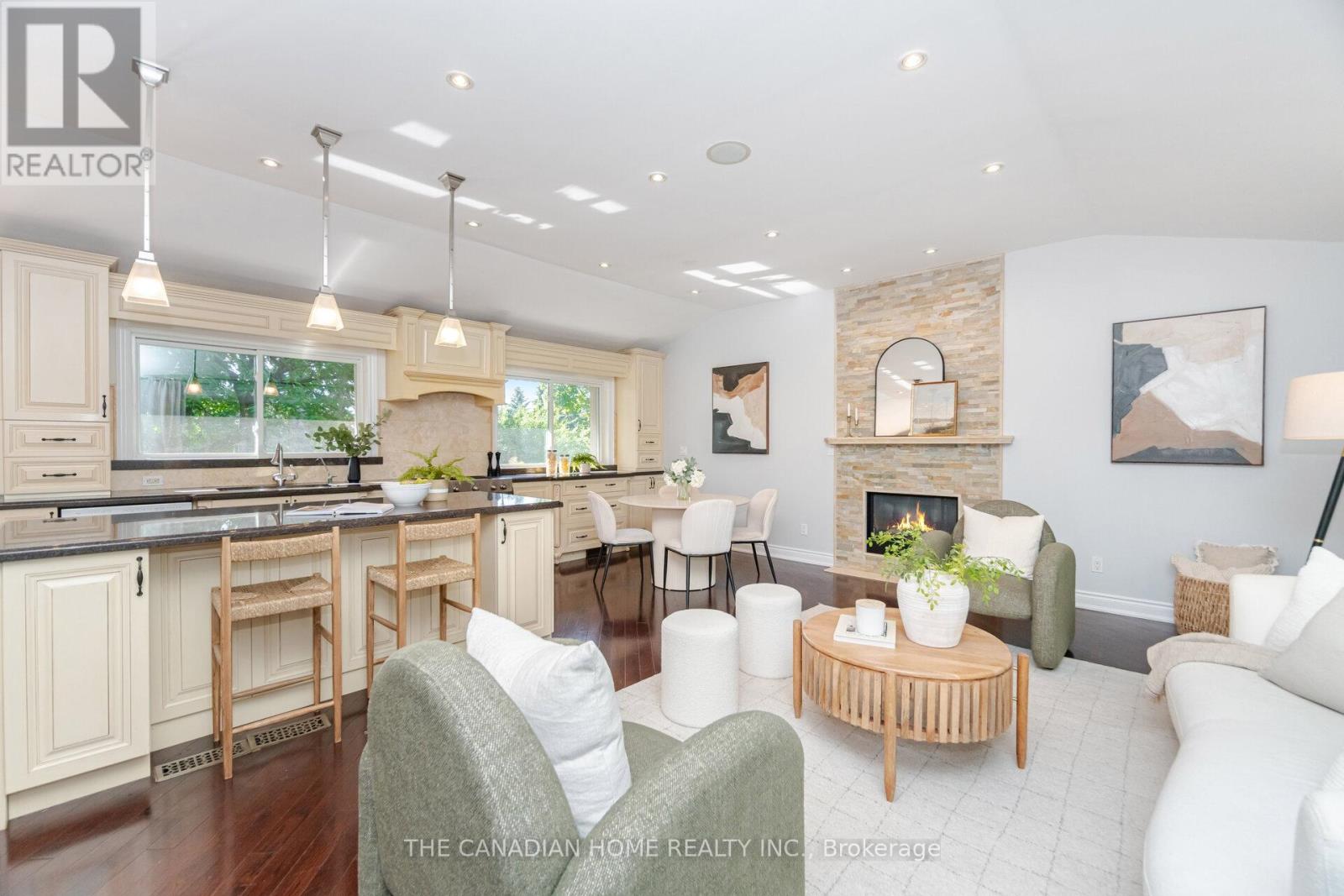 207 Penn Drive, Burlington, Ontario  L7N 2B6 - Photo 14 - W12910196