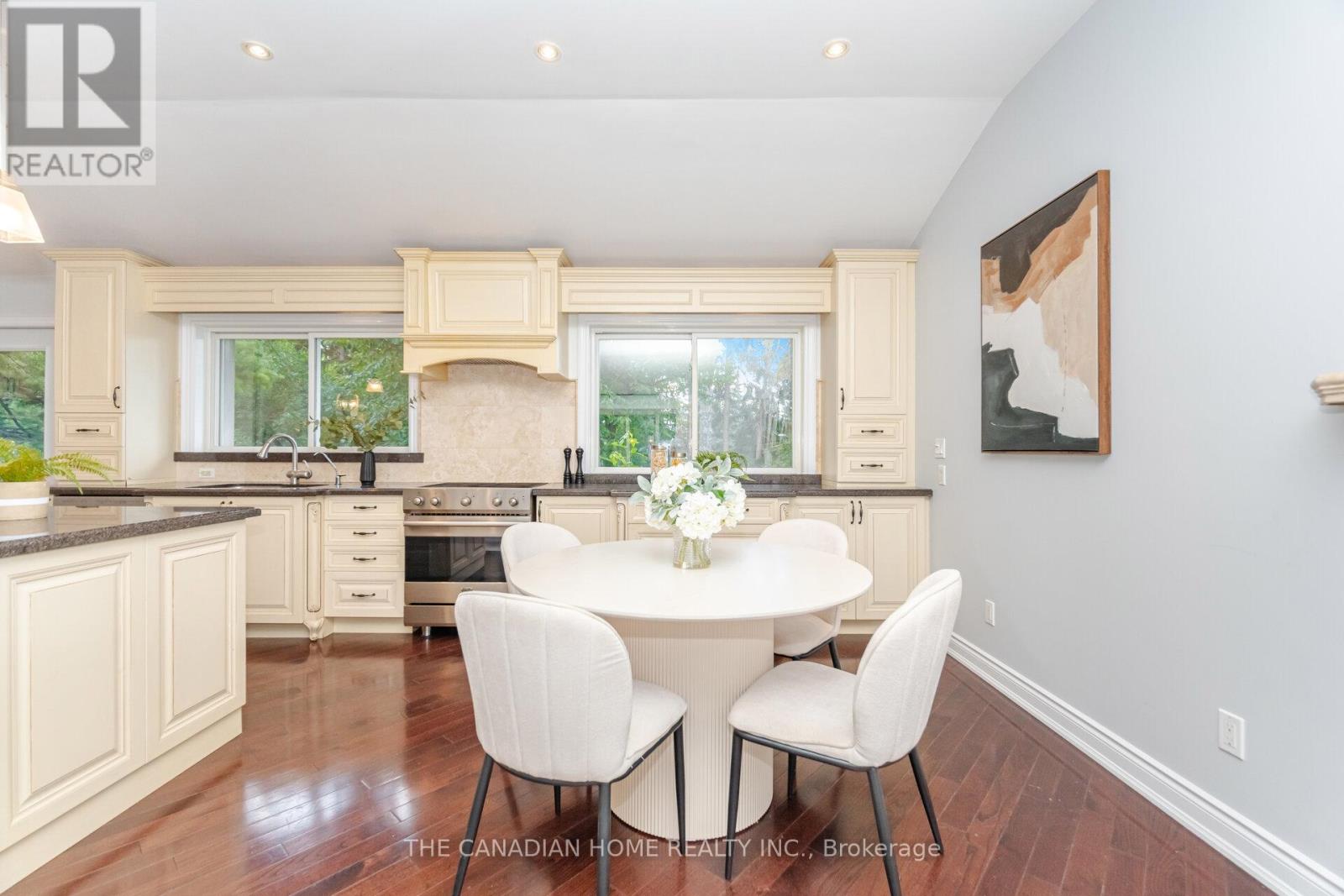 207 Penn Drive, Burlington, Ontario  L7N 2B6 - Photo 15 - W12910196