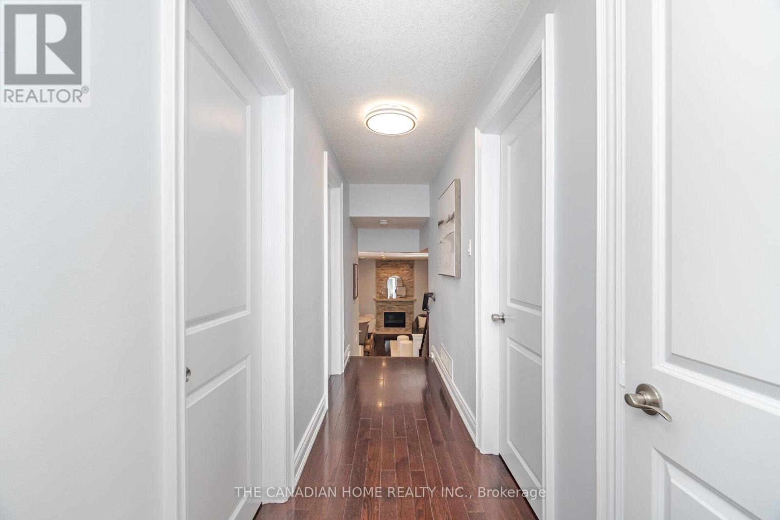 207 Penn Drive, Burlington, Ontario  L7N 2B6 - Photo 25 - W12910196