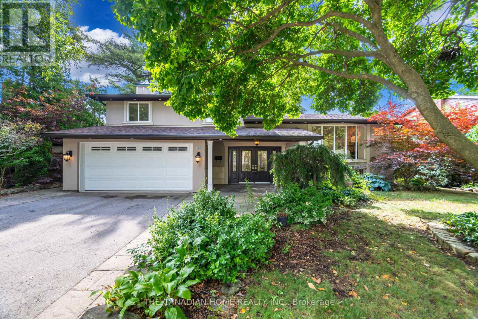 207 Penn Drive, Burlington, Ontario  L7N 2B6 - Photo 3 - W12910196