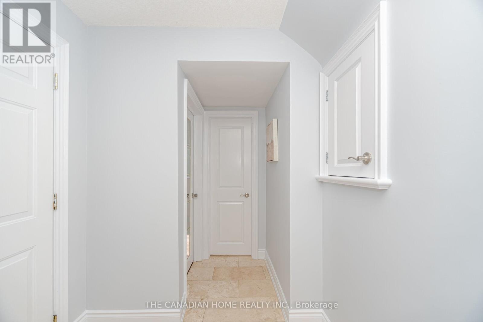 207 Penn Drive, Burlington, Ontario  L7N 2B6 - Photo 35 - W12910196