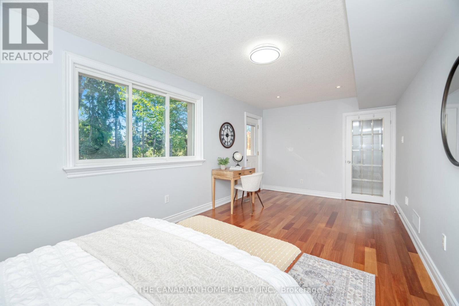 207 Penn Drive, Burlington, Ontario  L7N 2B6 - Photo 37 - W12910196