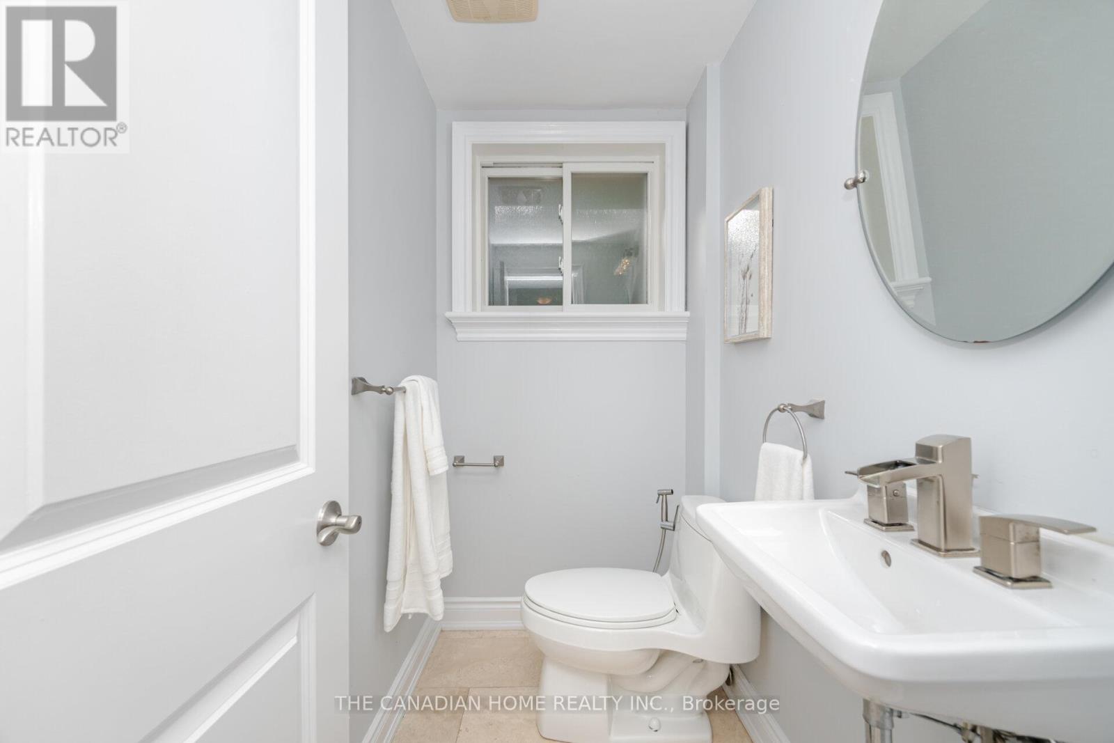 207 Penn Drive, Burlington, Ontario  L7N 2B6 - Photo 38 - W12910196