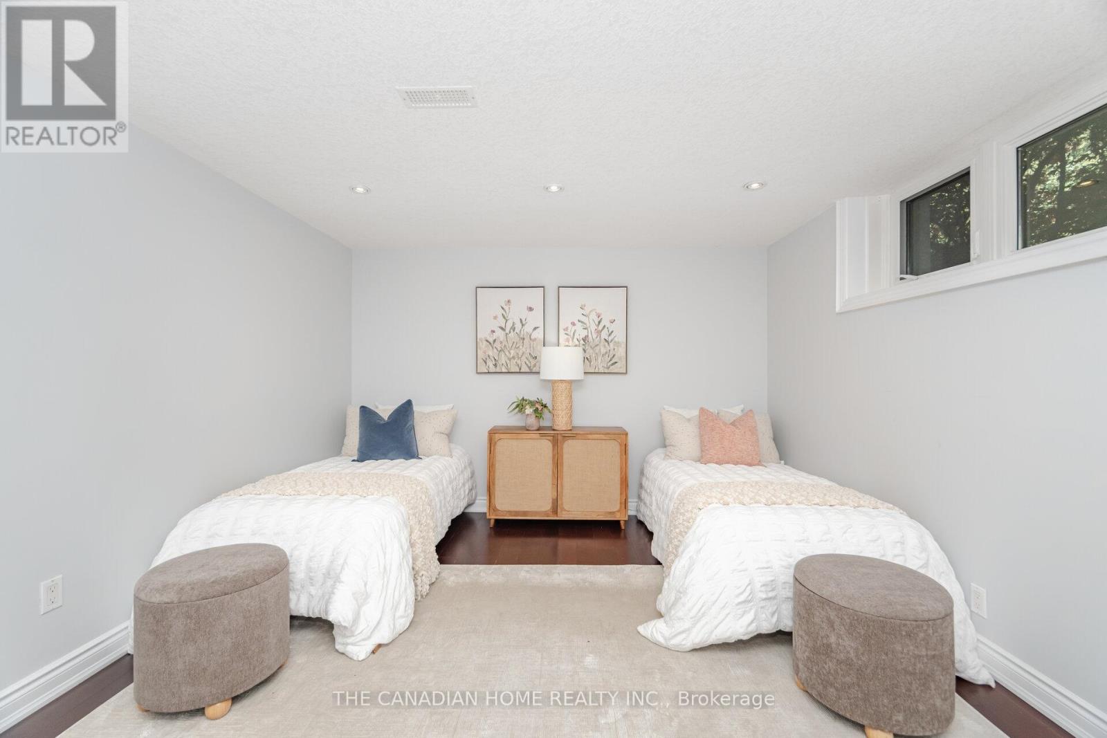 207 Penn Drive, Burlington, Ontario  L7N 2B6 - Photo 43 - W12910196