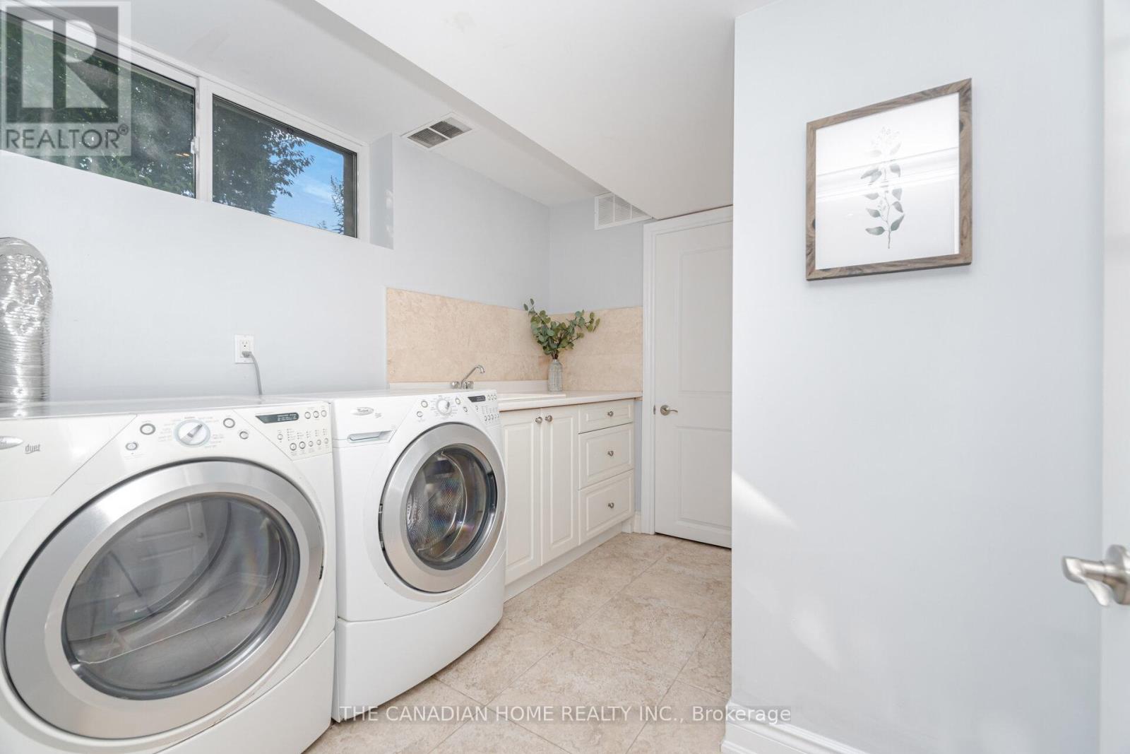 207 Penn Drive, Burlington, Ontario  L7N 2B6 - Photo 47 - W12910196