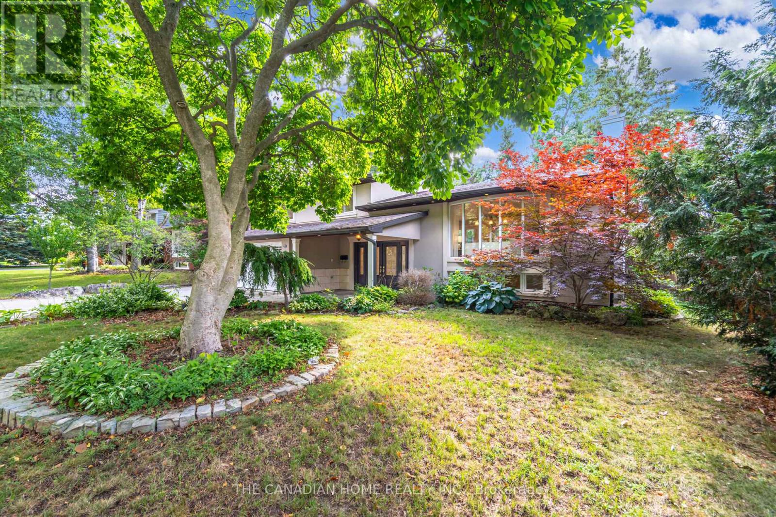 207 Penn Drive, Burlington, Ontario  L7N 2B6 - Photo 6 - W12910196