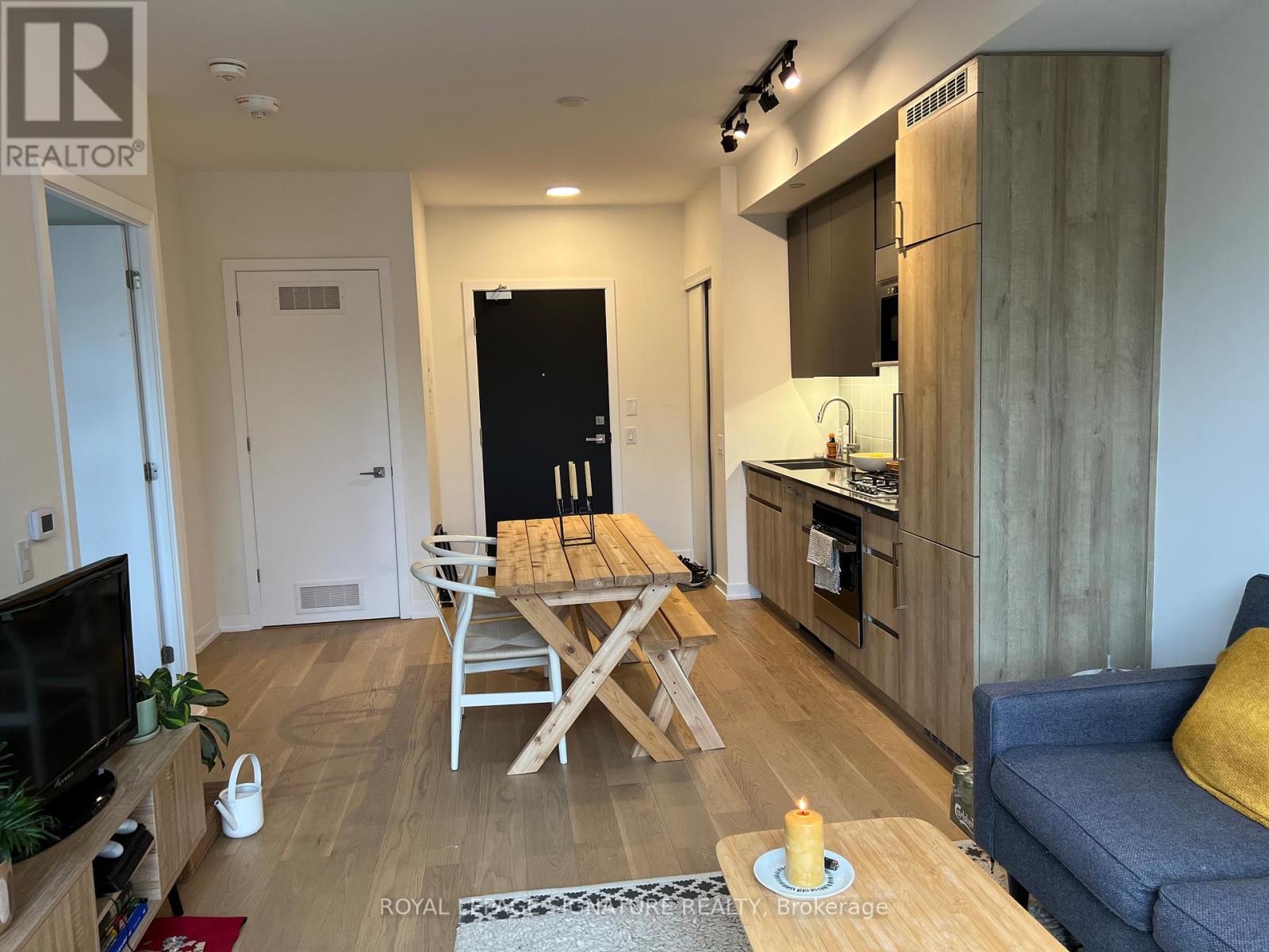 306 - 430 Roncesvalles Avenue, Toronto, Ontario M6R 0A6 - Photo 8 - W12910242