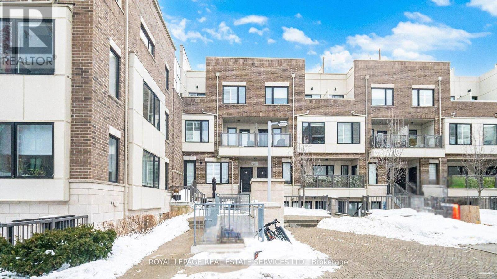 402 - 8 Drummond Street, Toronto, Ontario  M8V 1Y8 - Photo 2 - W12910264