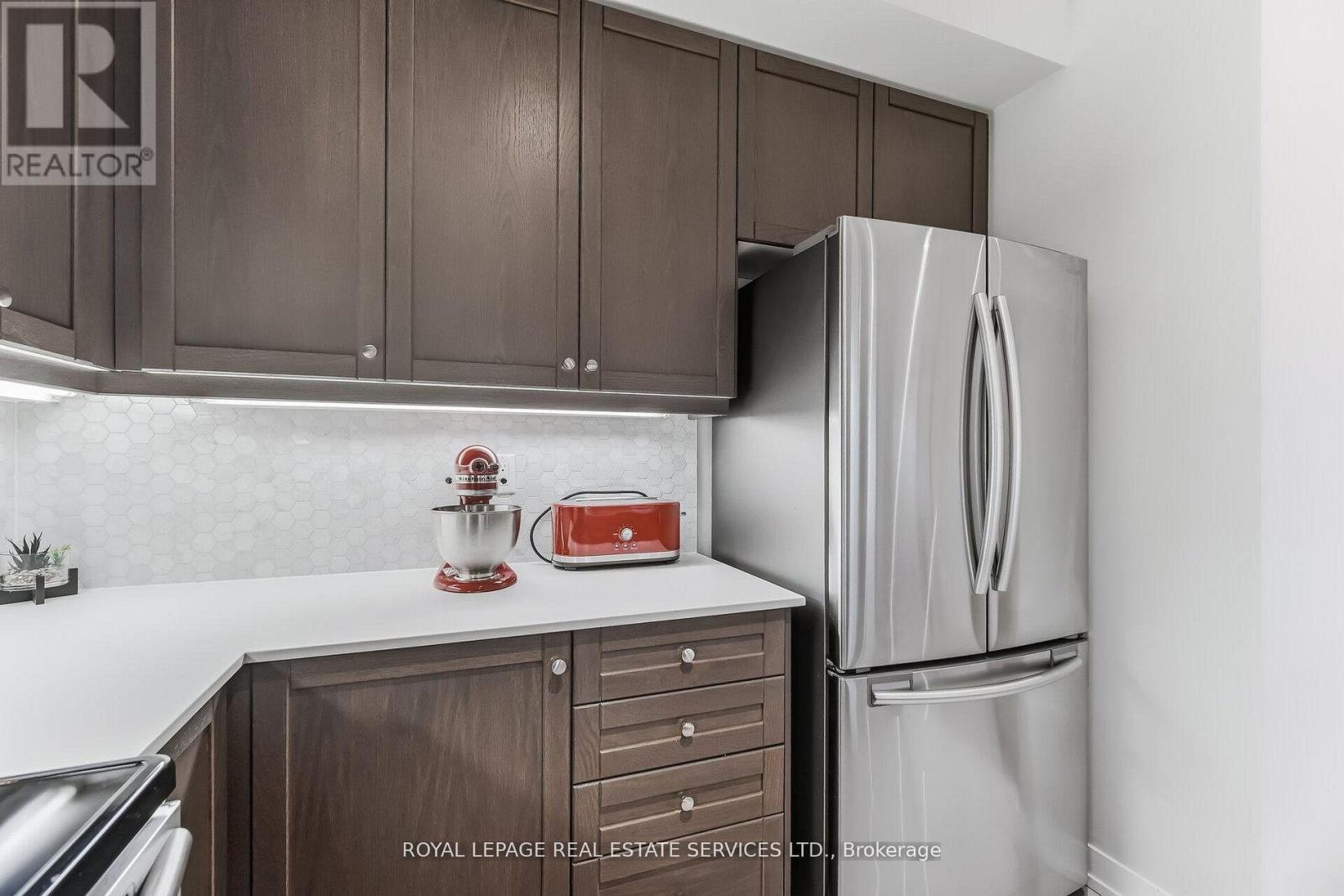 402 - 8 Drummond Street, Toronto, Ontario  M8V 1Y8 - Photo 6 - W12910264